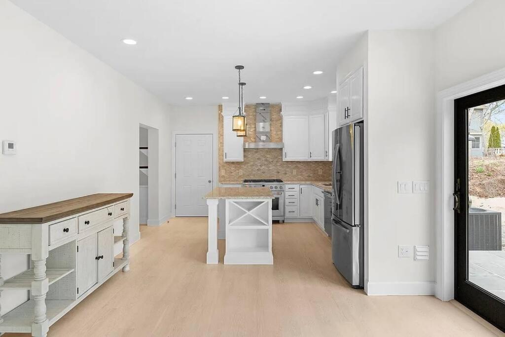 Stylist East Hampton Home view 3