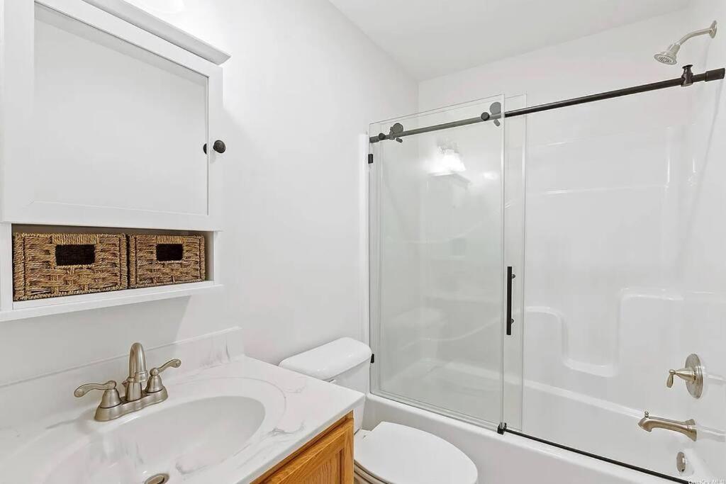 Stylist East Hampton Home view 4