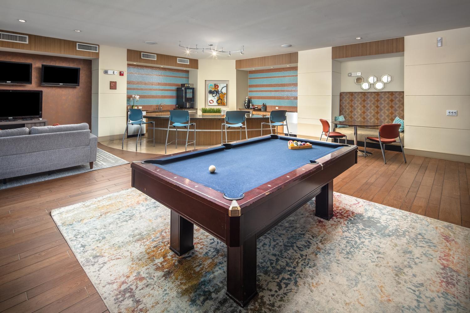 Modern 1BR Apt • City View • Med Center • Galleria view 3