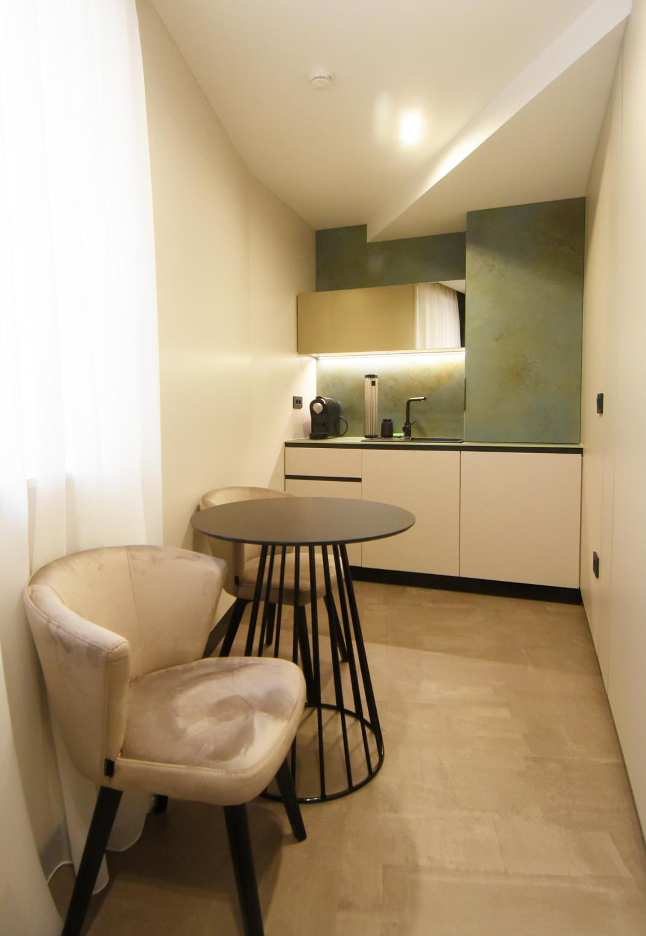 Grandeur Apartments