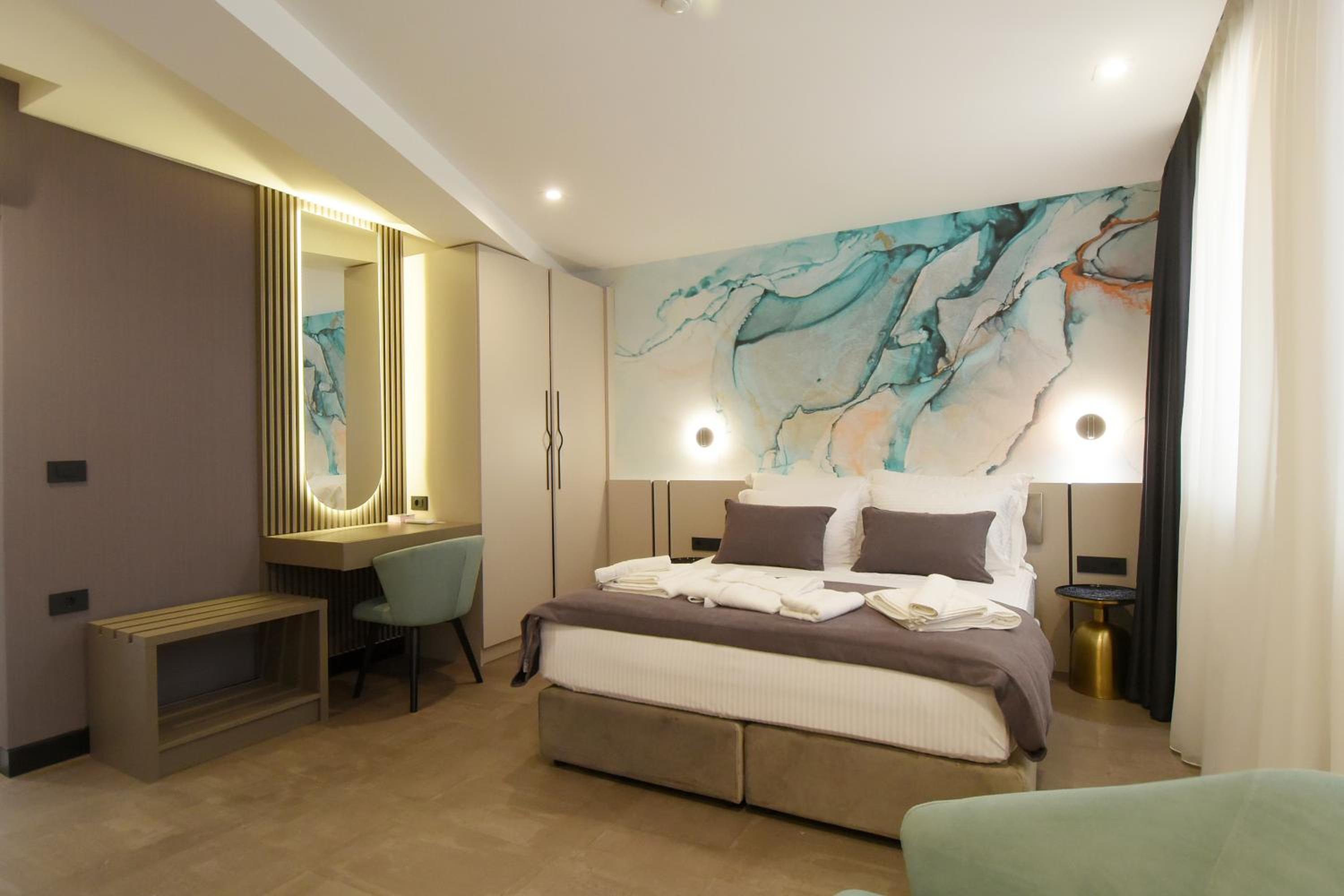 Grandeur Apartments