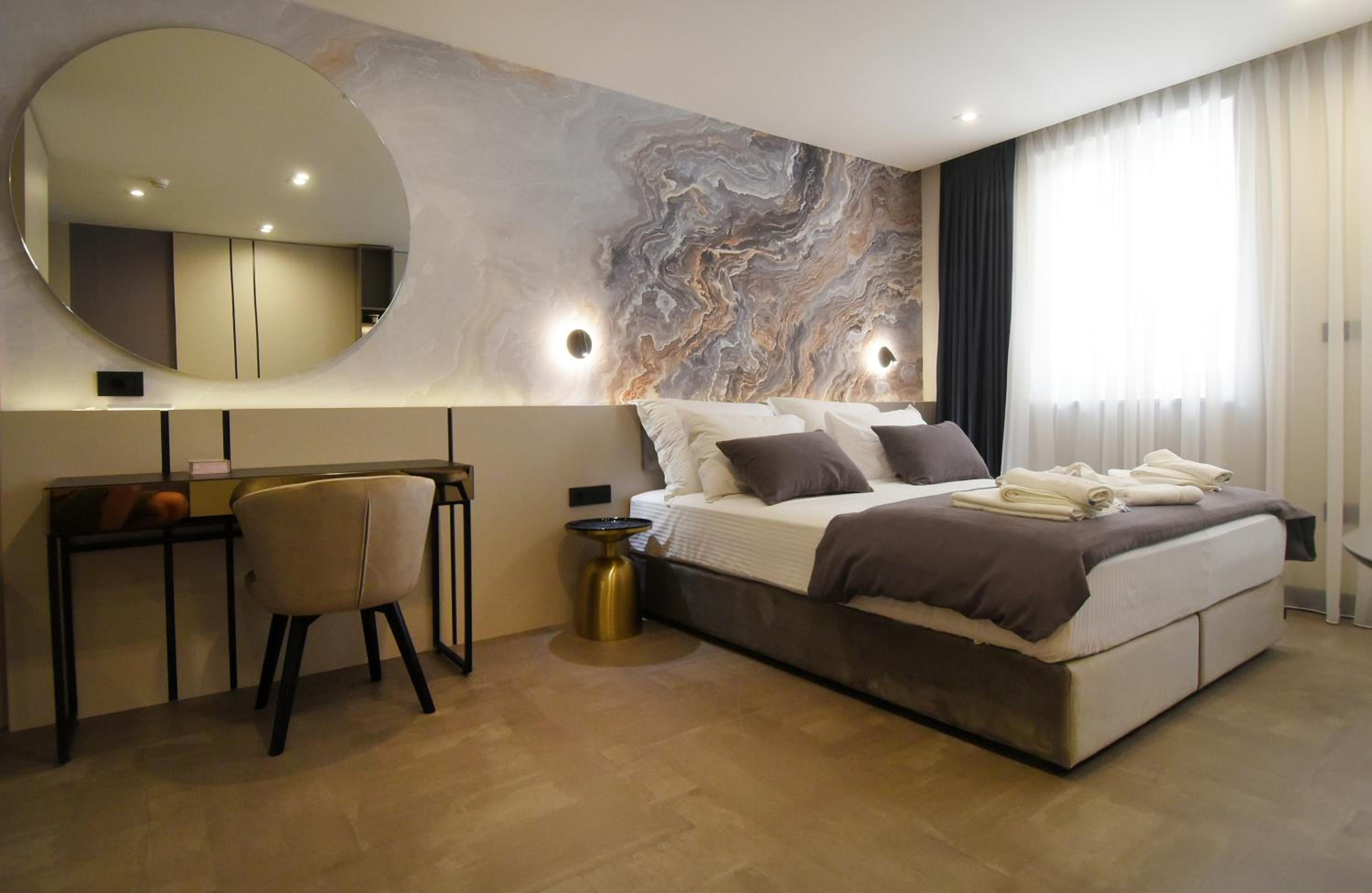Grandeur Apartments