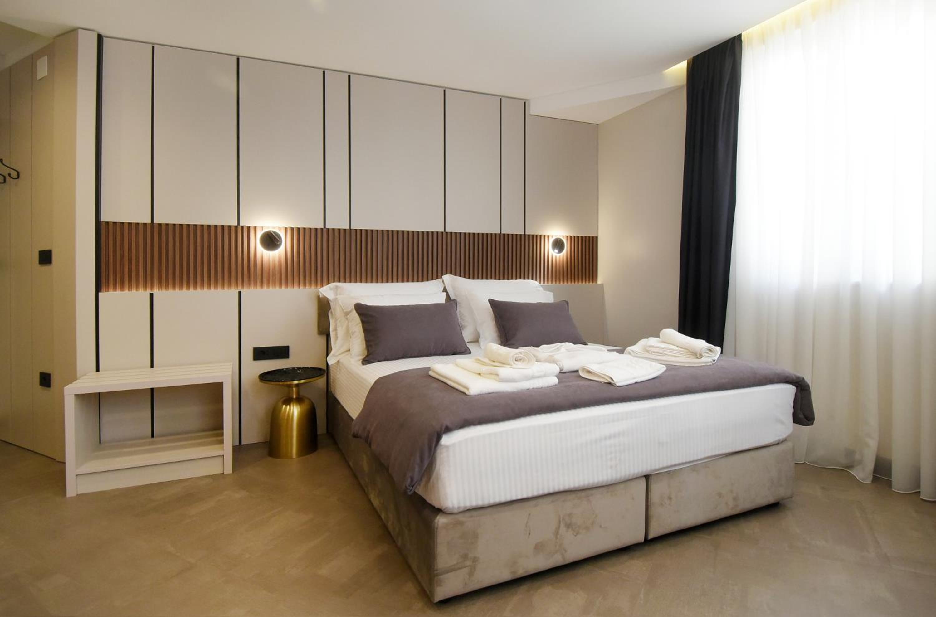 Grandeur Apartments