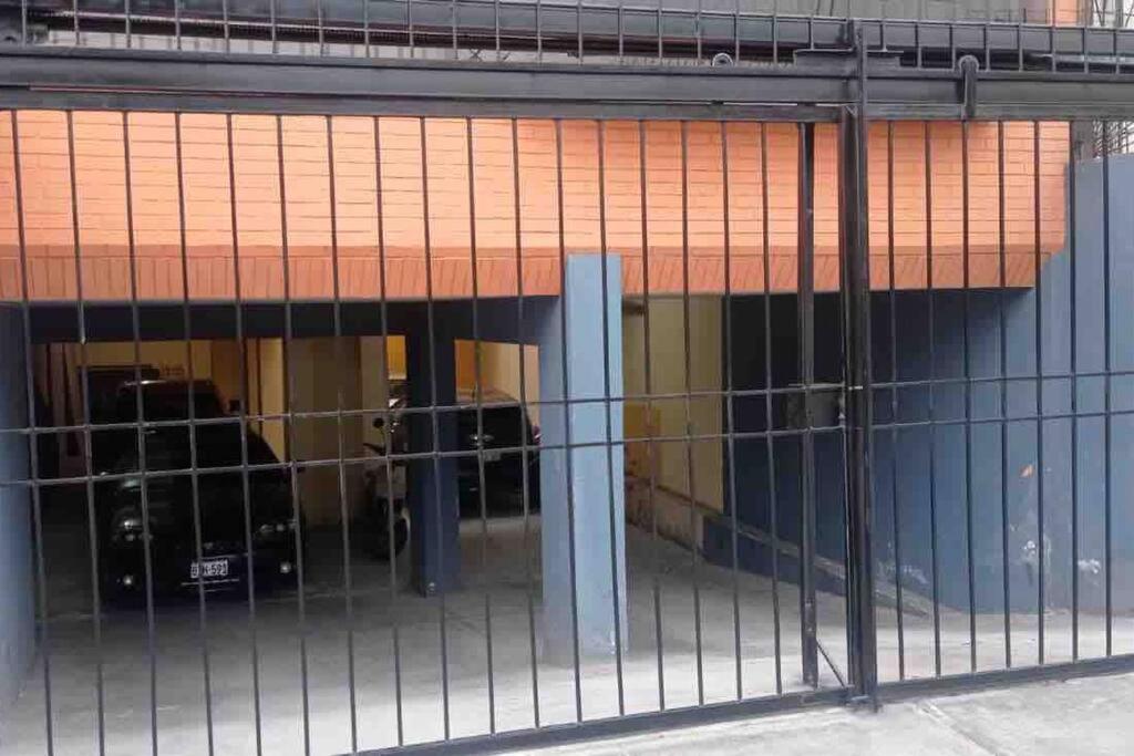 Acogedor apartamento cerca de Jockey Plaza view 2