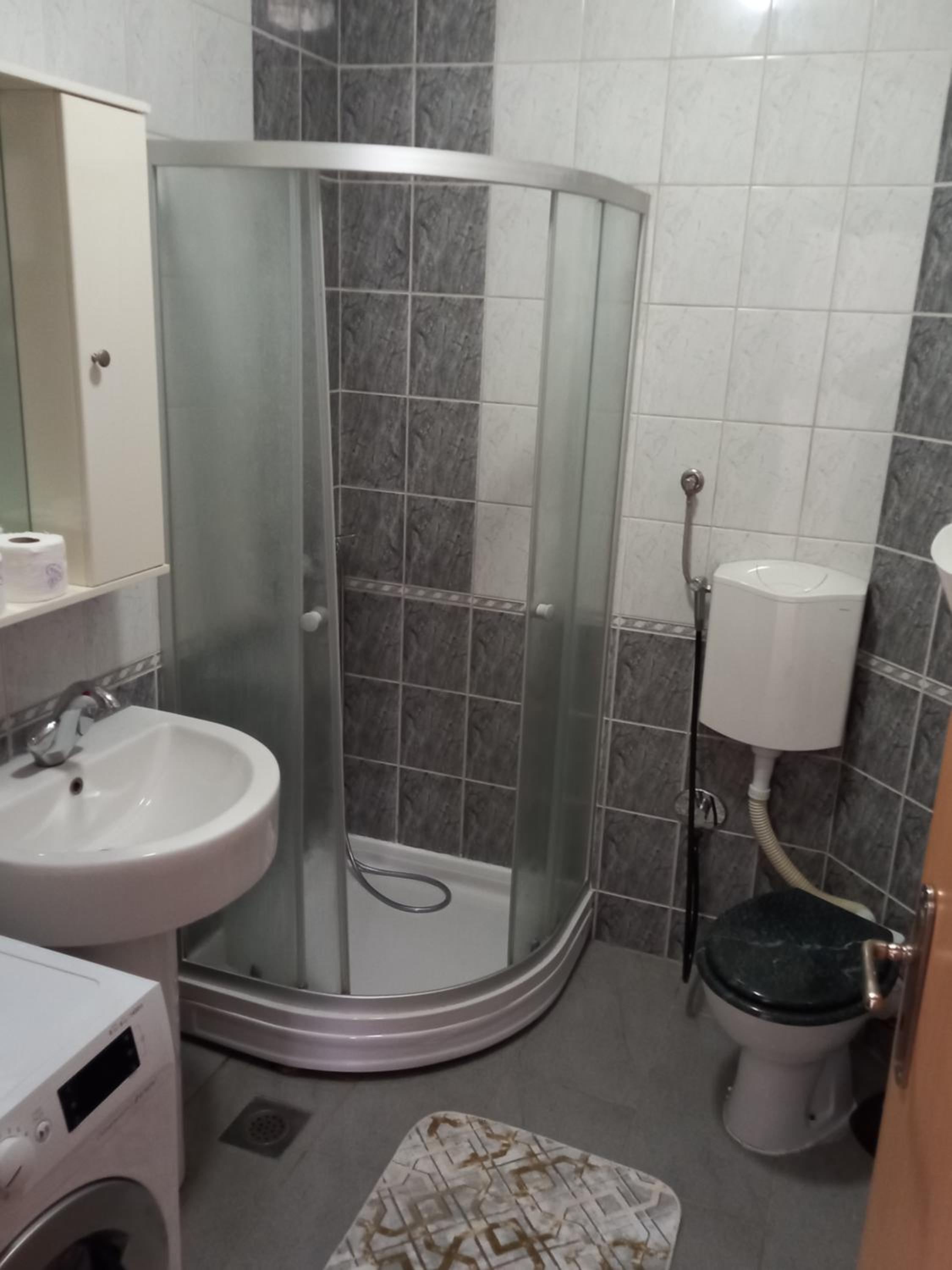 Eknu Apartment
