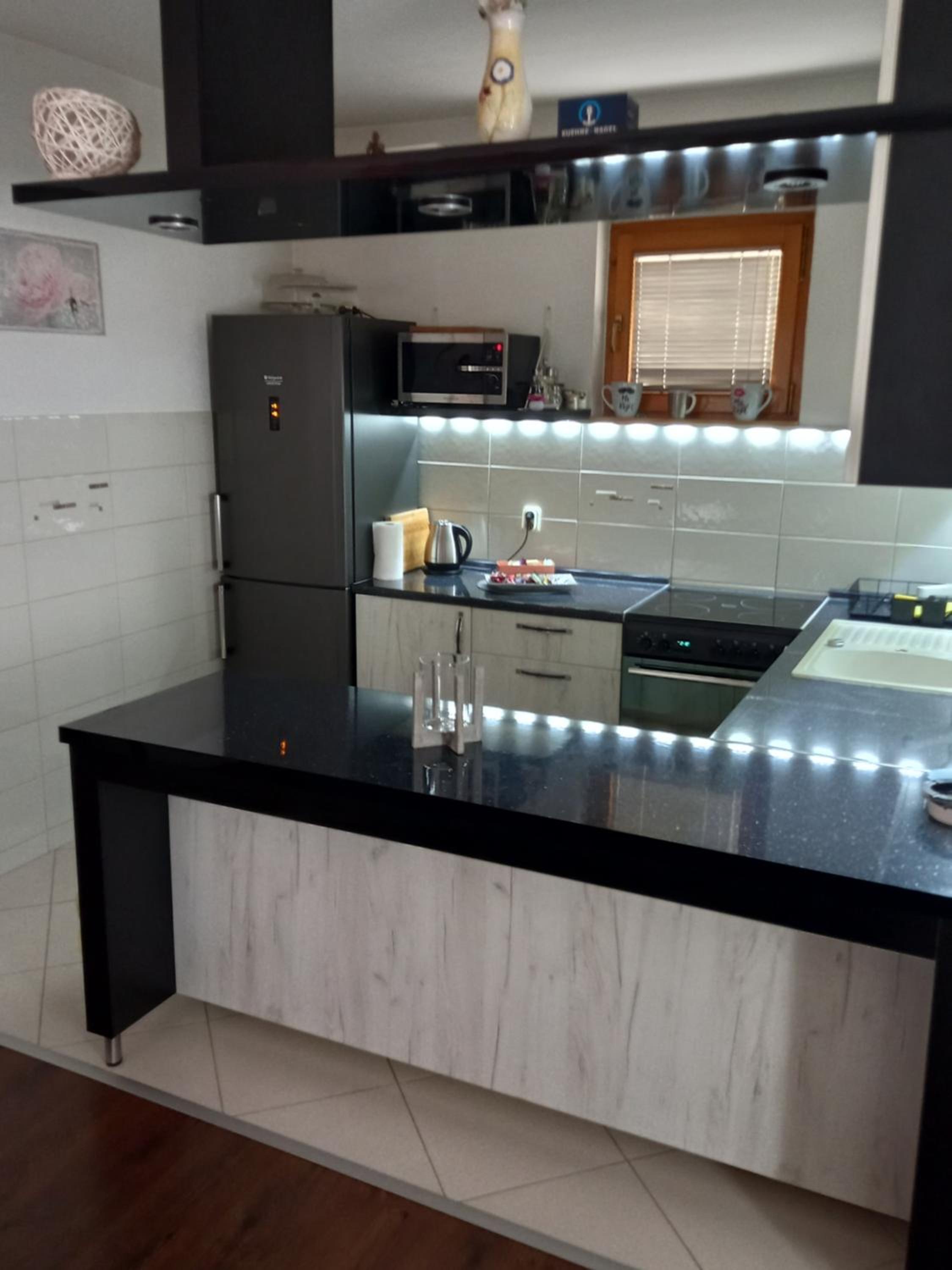 Eknu Apartment