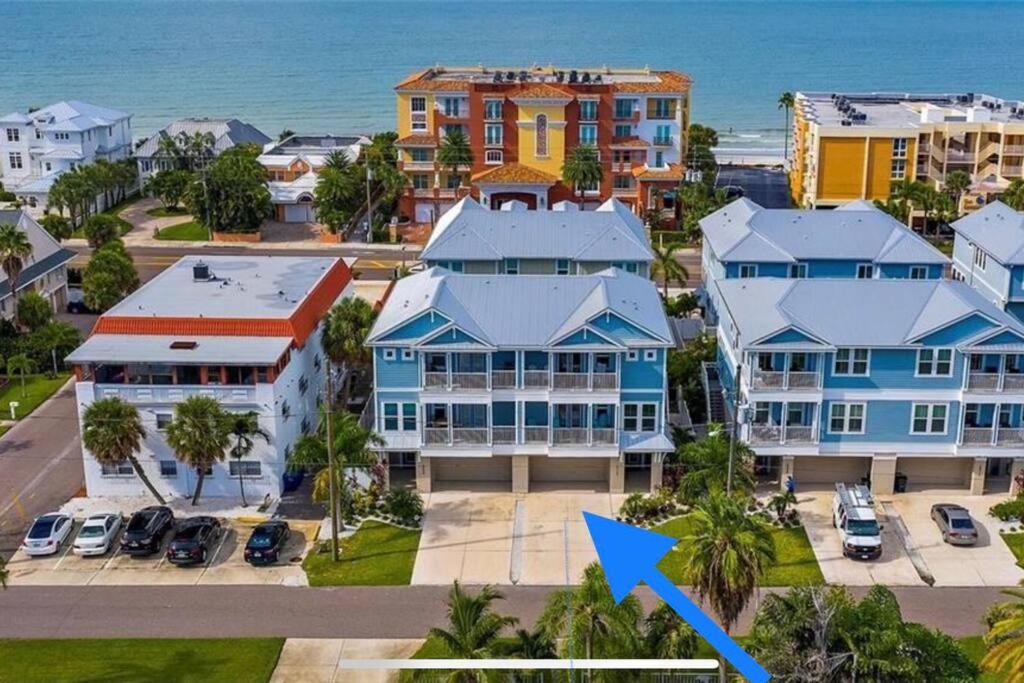 Luxurious Modern Townhouse right across beach!! Table Tennis view 2