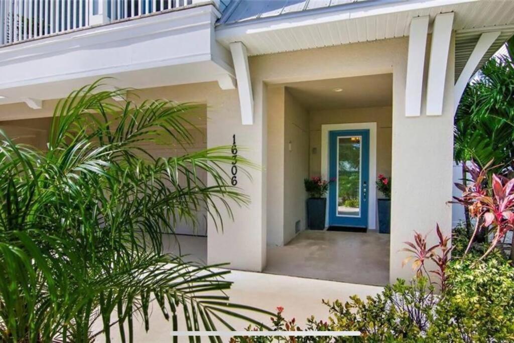 Luxurious Modern Townhouse right across beach!! Table Tennis view 5