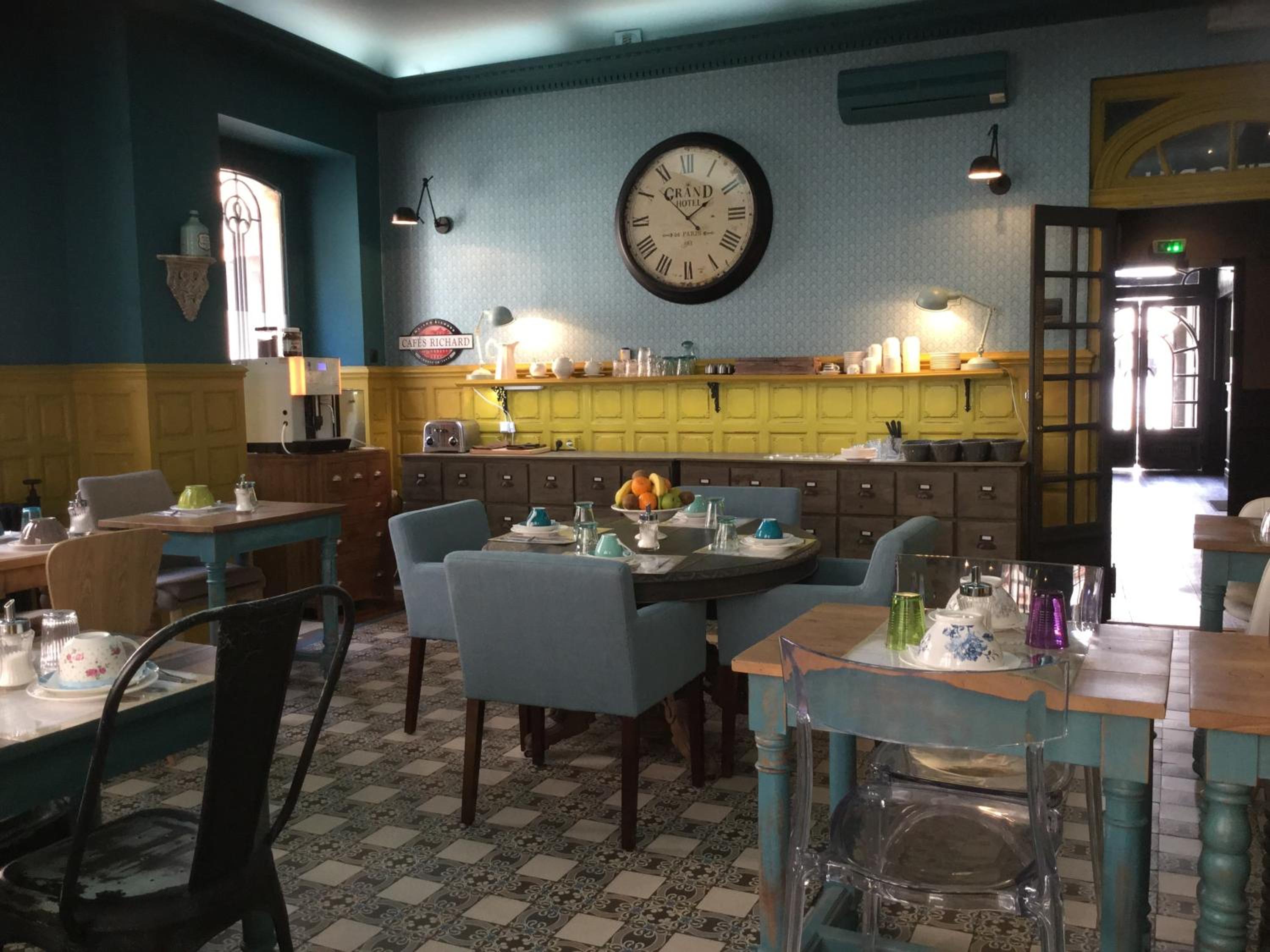 restaurant