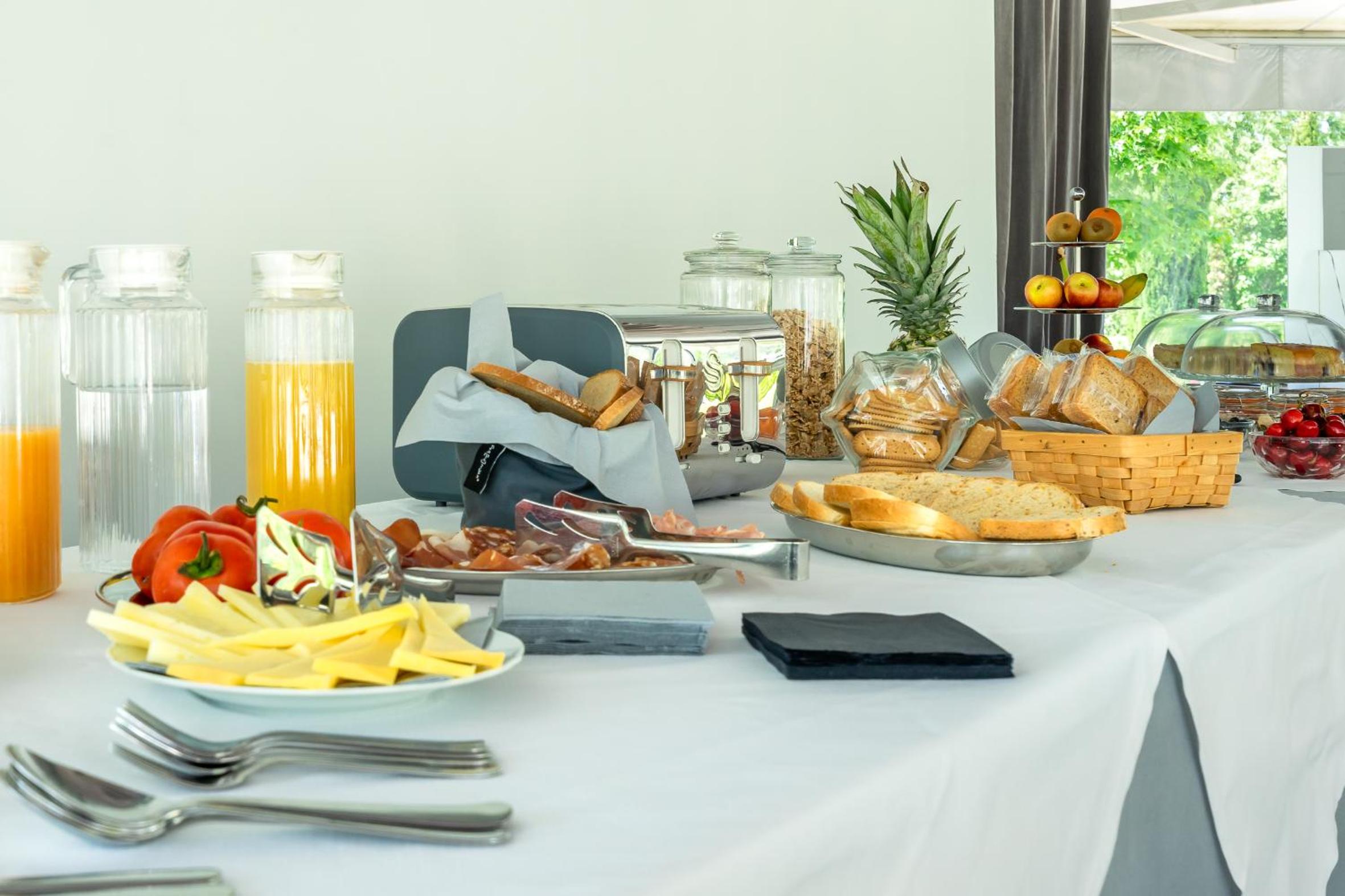 Casale Delle Ronde B&B