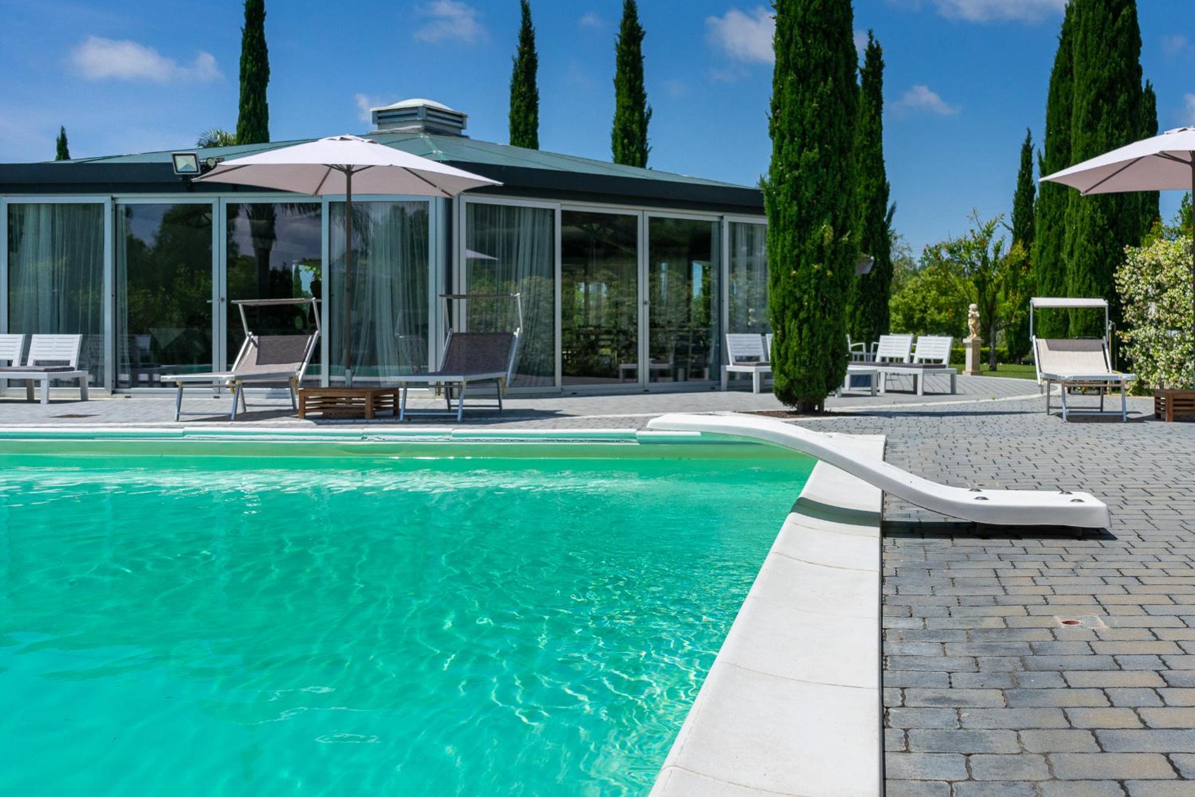 Casale Delle Ronde B&B