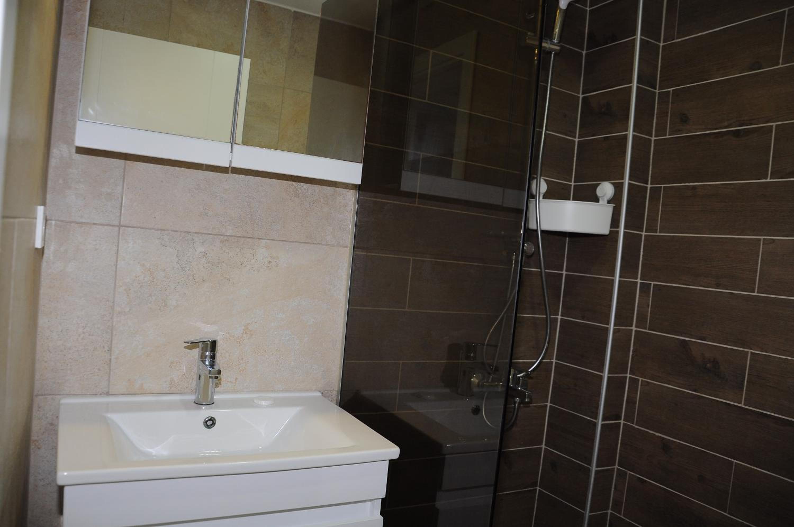 Lavender Residence - Image 14