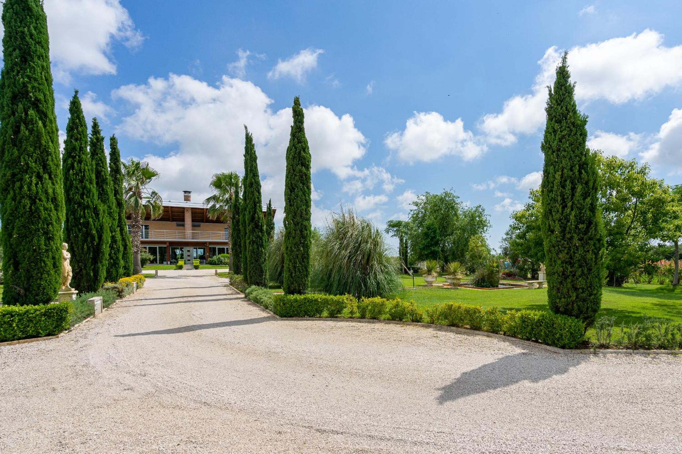 Casale Delle Ronde B&B