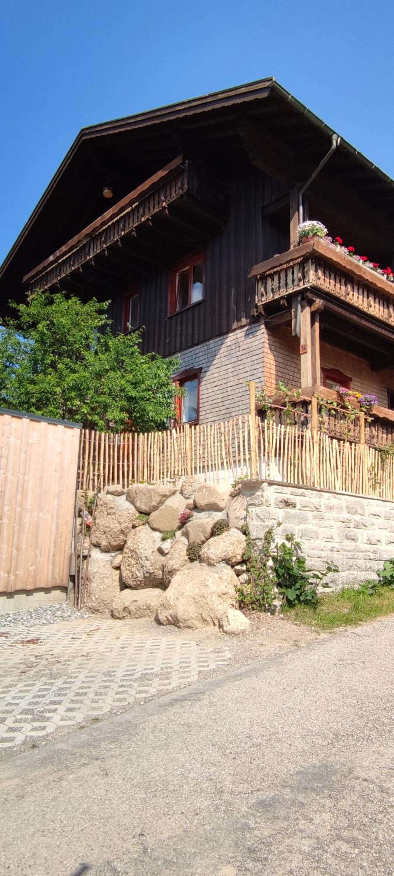 Ferienhaus am Berg
