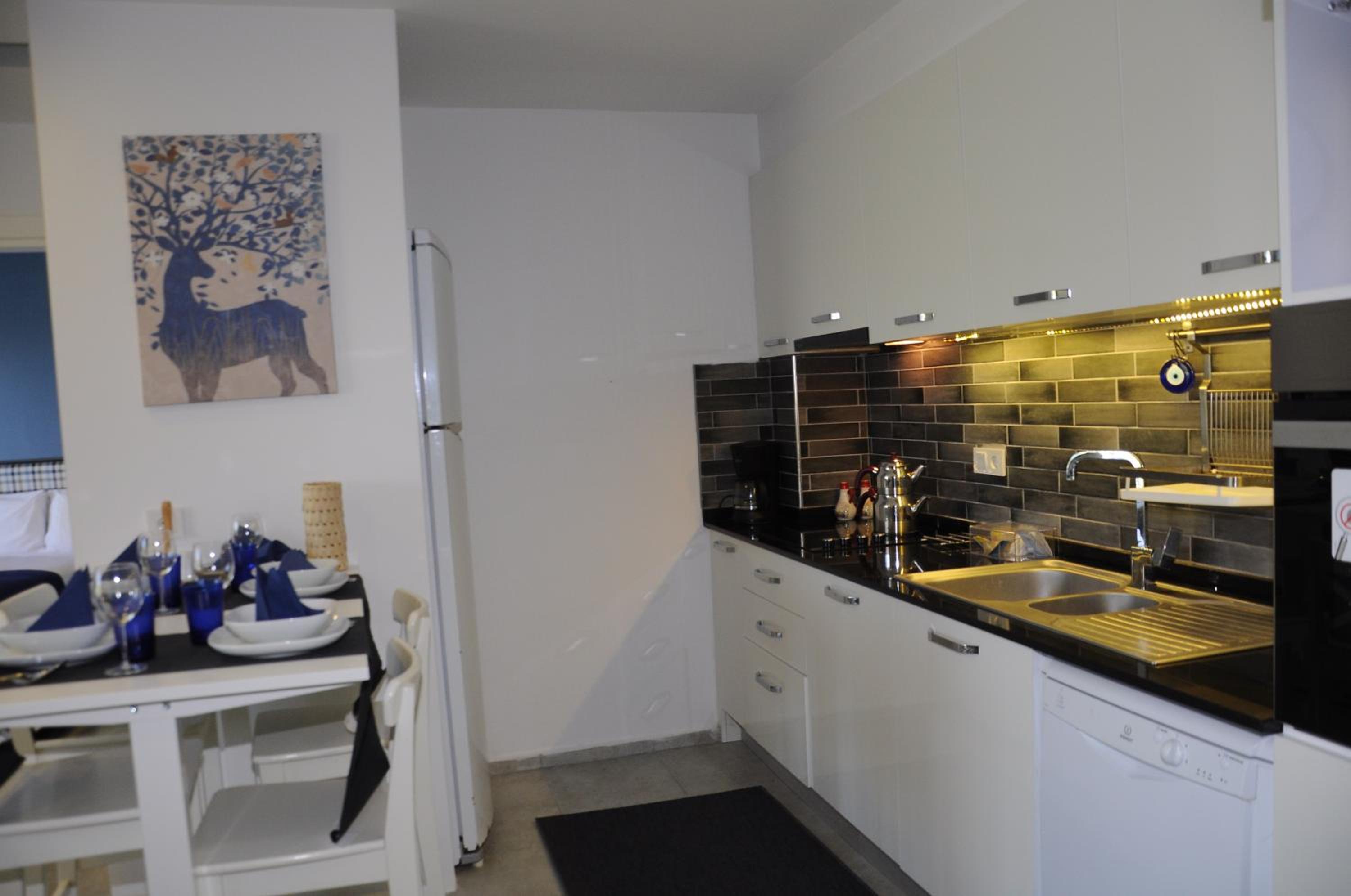 Lavender Residence - Image 160