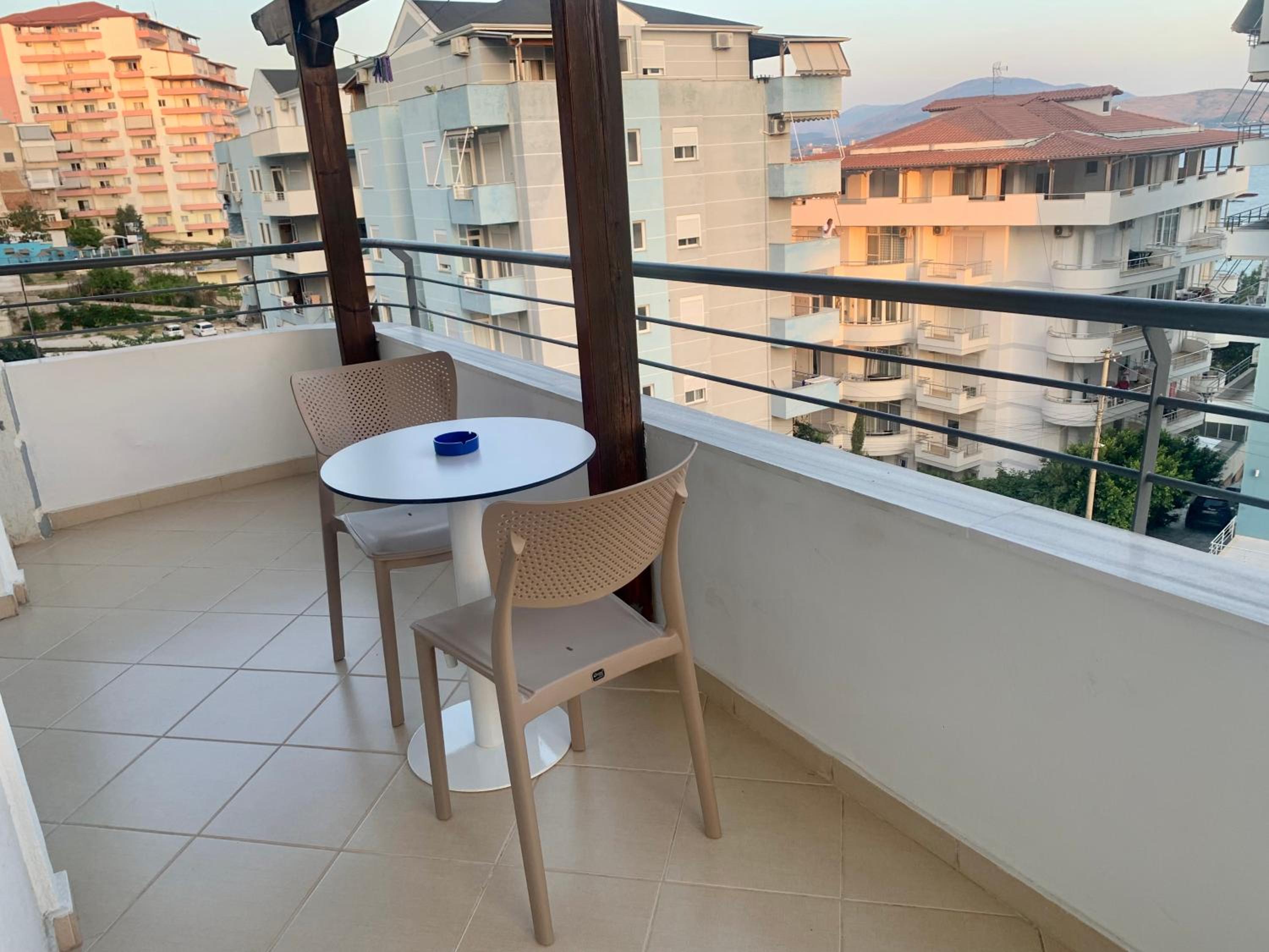 Bardhi Apts