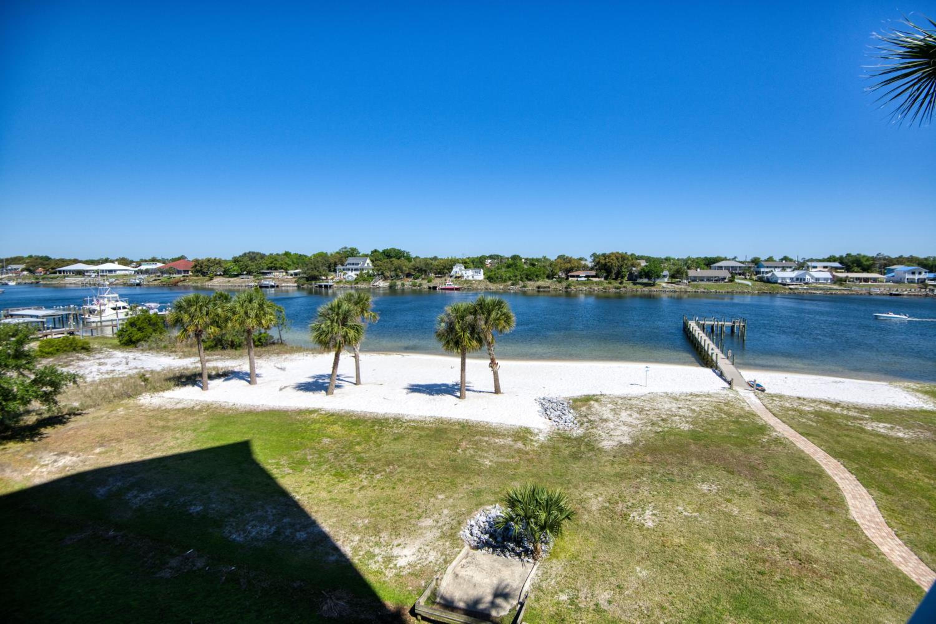 Perdido Escape Spacious 3BR 3BA Condo Beach Pool view 3