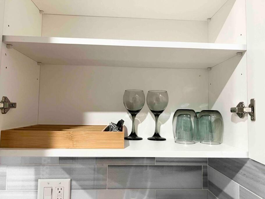 502 Luxury 1BR apartment in center city view 5