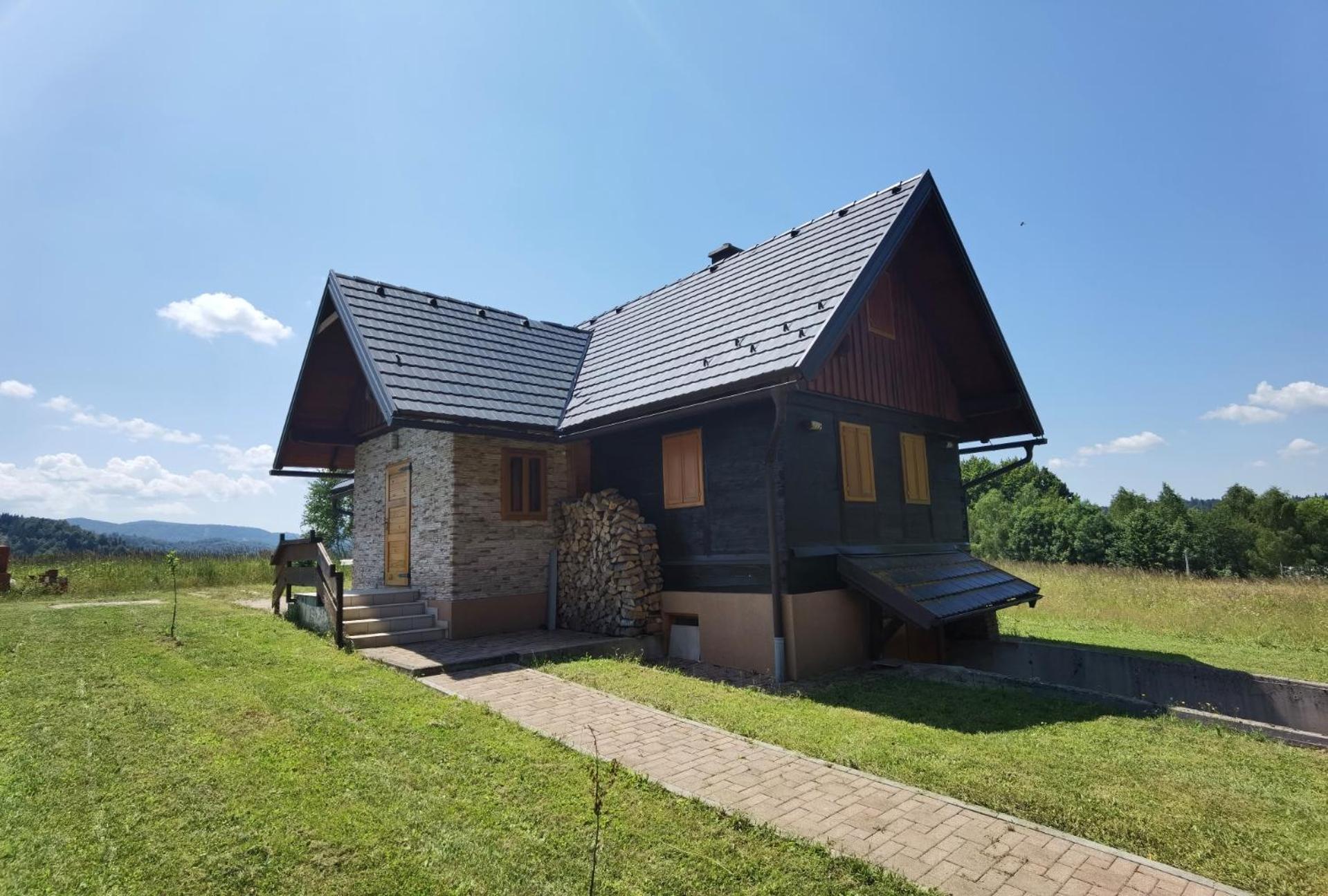 Mountain Hut Stara Hiša view 3