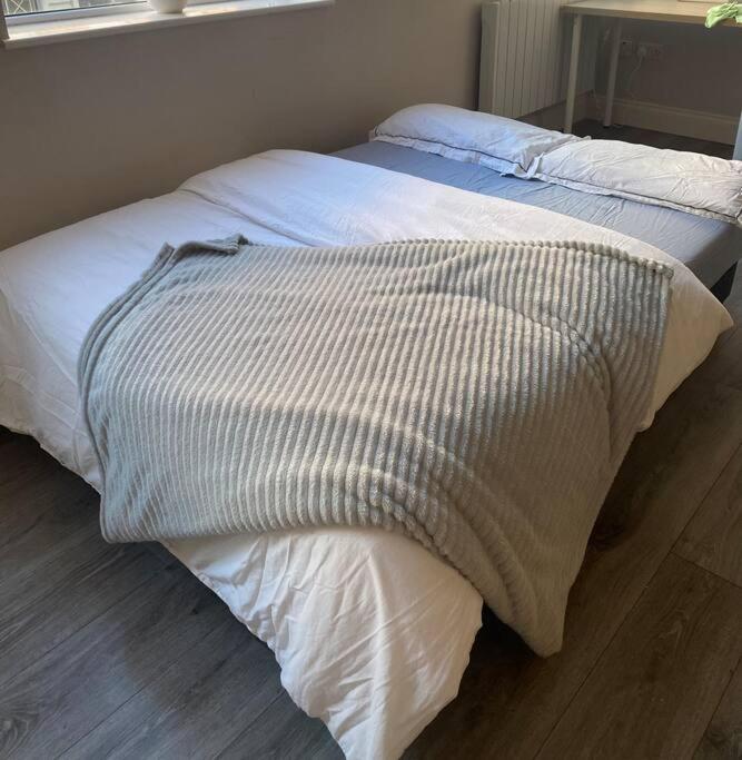 Cosy and central Abbey Street Apt
