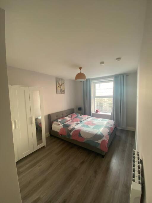 Cosy and central Abbey Street Apt