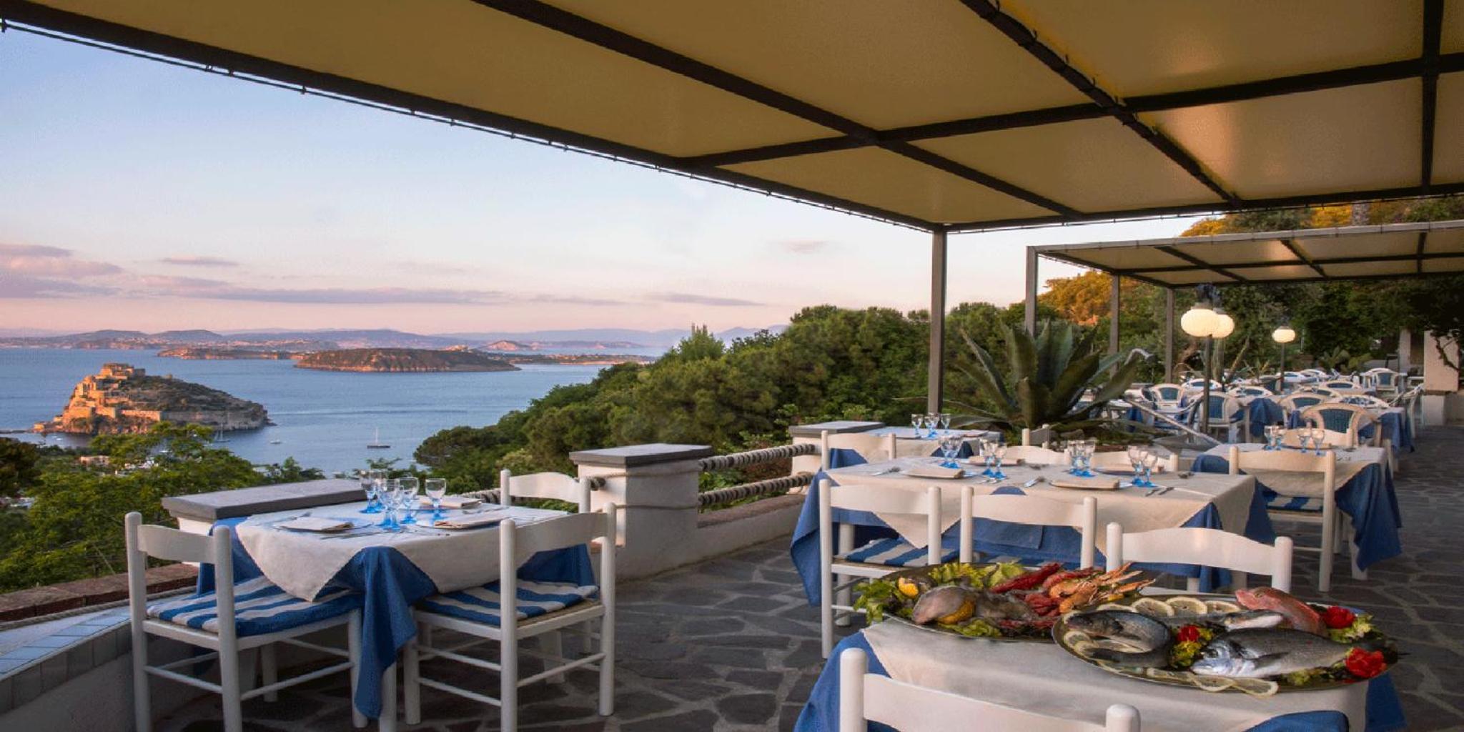 Barracuda Suite Sea View & Dinner Experience