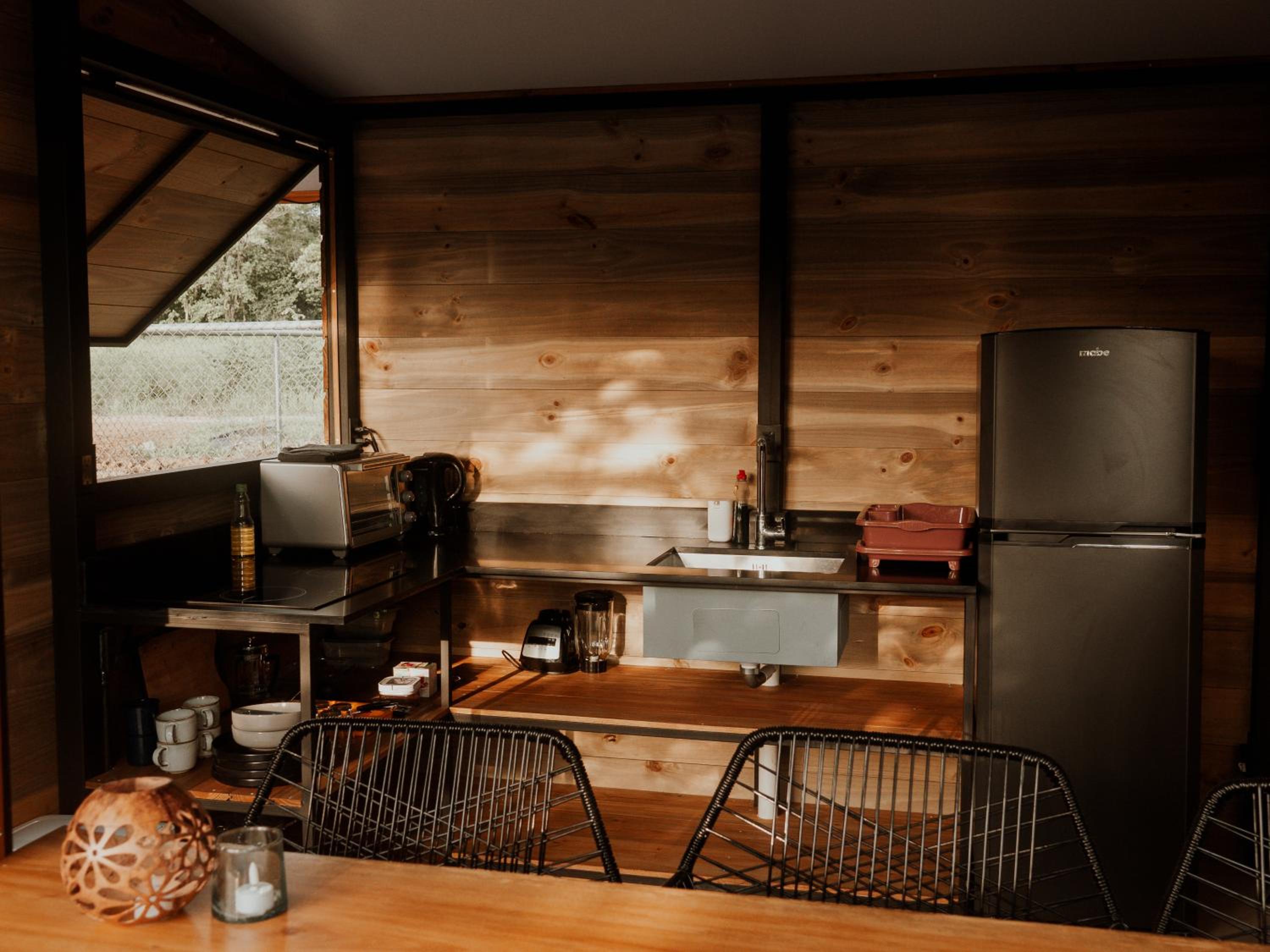 Kanoa Lodge - Adults and 18 plus only