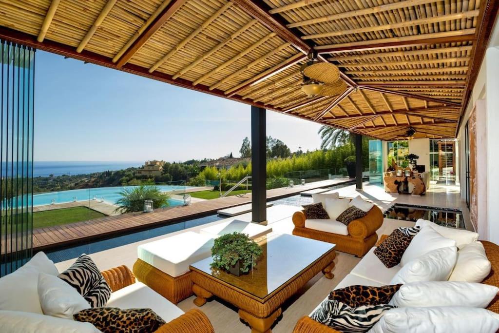 Luxury Villa, Cascada De Camojan