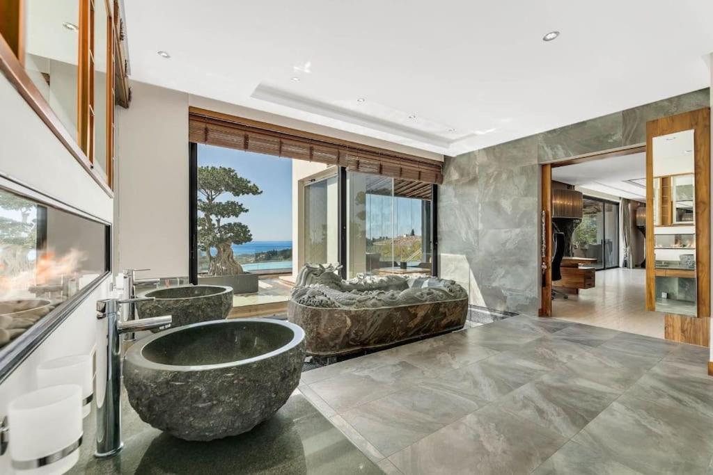 Luxury Villa, Cascada De Camojan