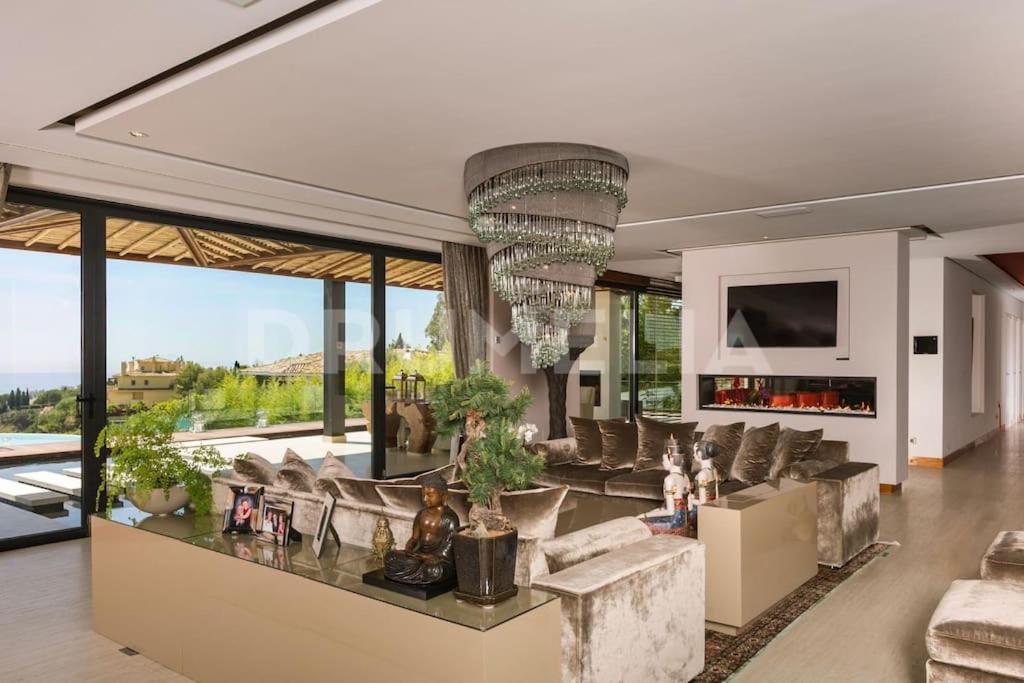 Luxury Villa, Cascada De Camojan