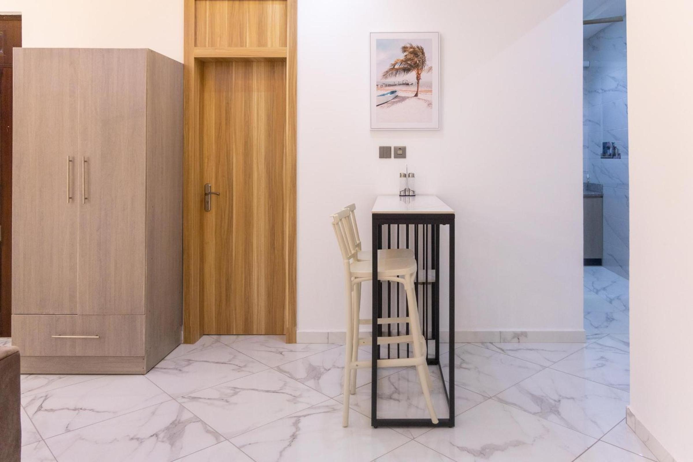 Deluxe Studio Apartment, East Airport