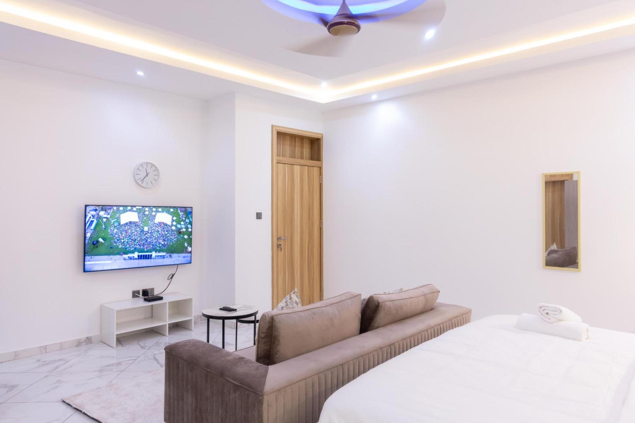 Deluxe Studio Apartment, East Airport