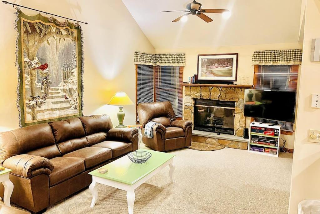 Three Bedroom CamelBack Mountain Getaway retreat