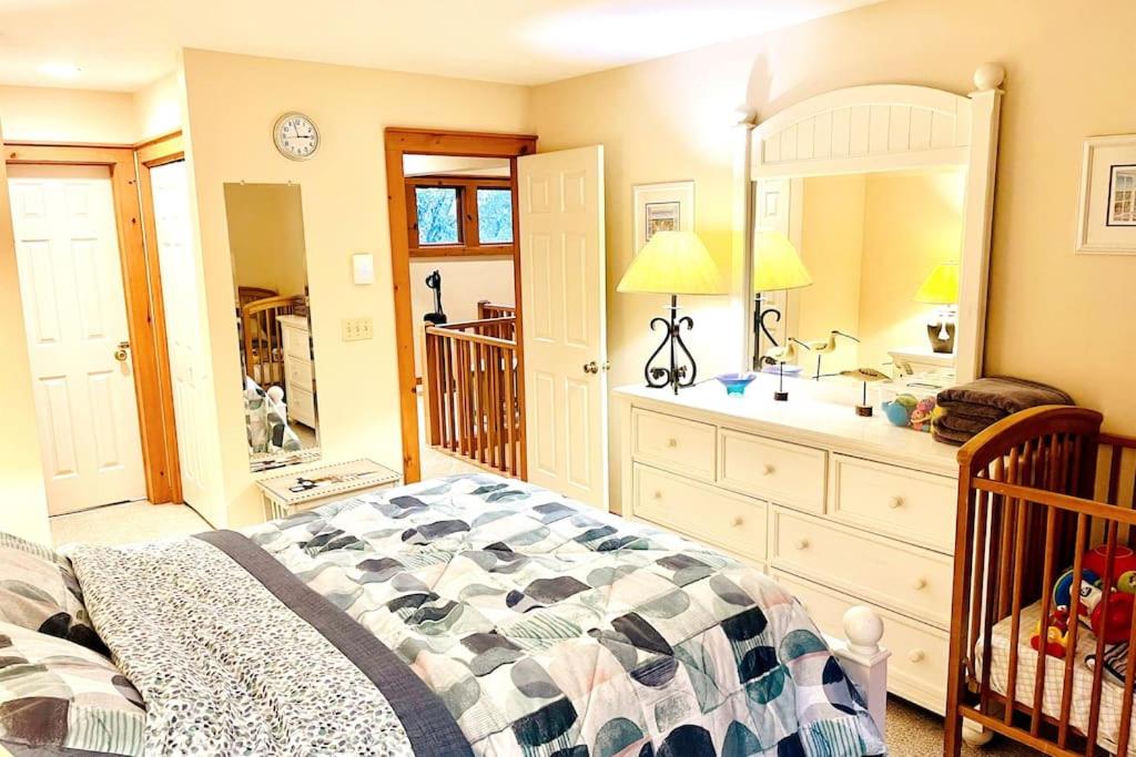 Three Bedroom CamelBack Mountain Getaway retreat
