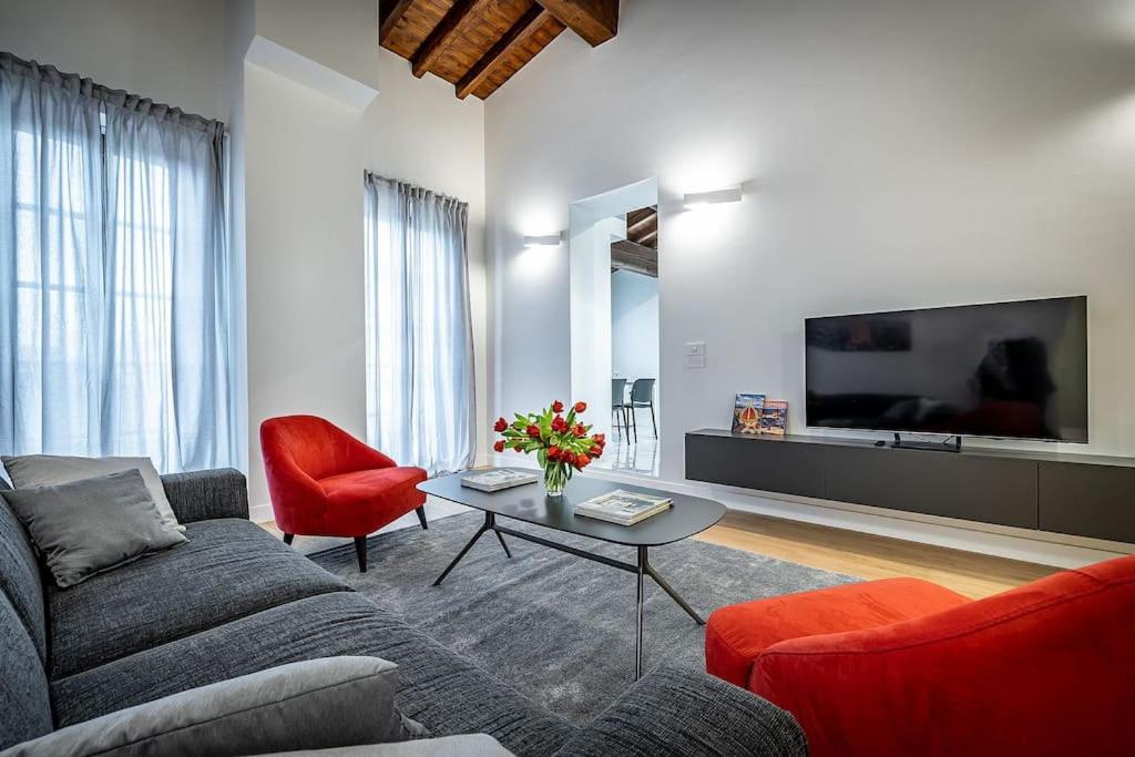 Top Floor with Duomo View