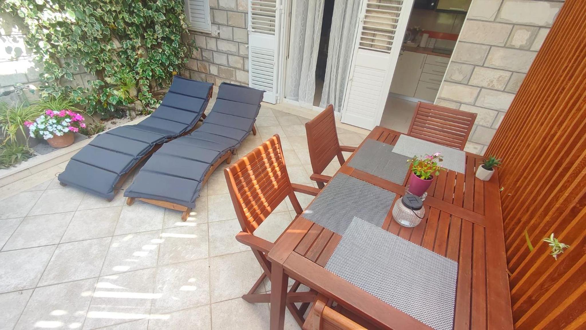 Villa Ana Apartments