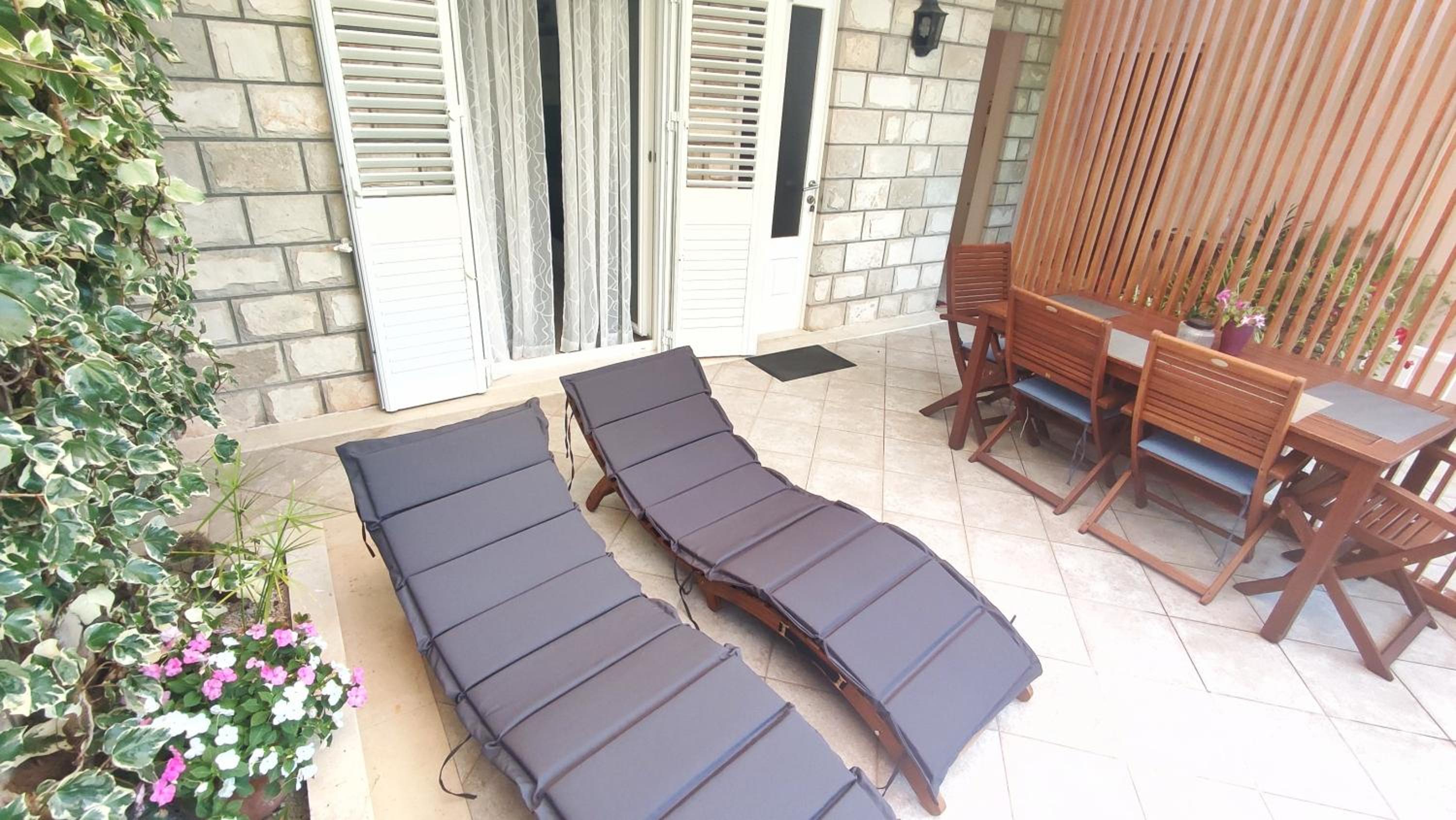 Villa Ana Apartments