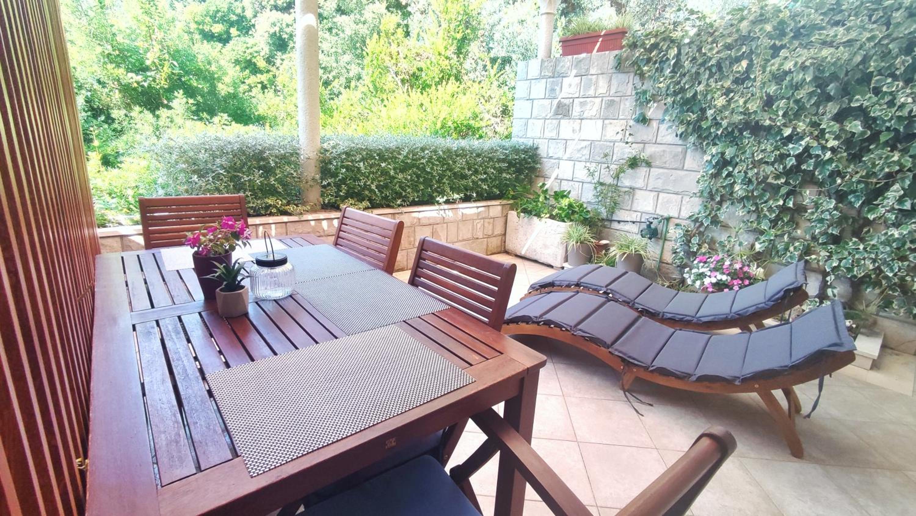 Villa Ana Apartments
