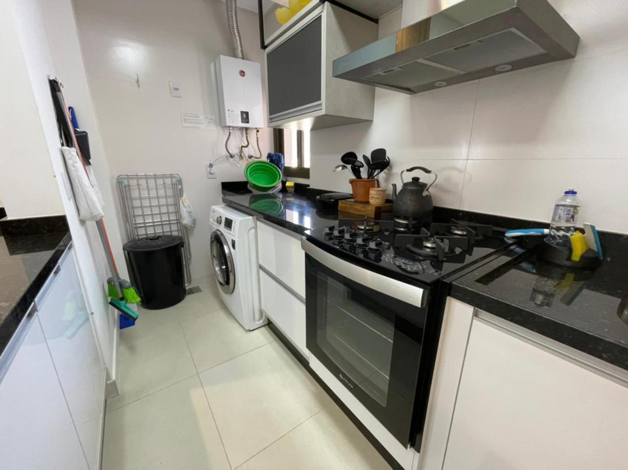 Cód 108 - Apartamento exuberante à 280 m do mar
