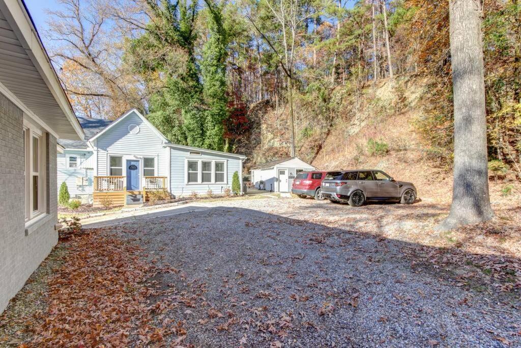 Cedar Blossom Bungalow is a cozy getaway with a 5 minute walk to downtown! view 2