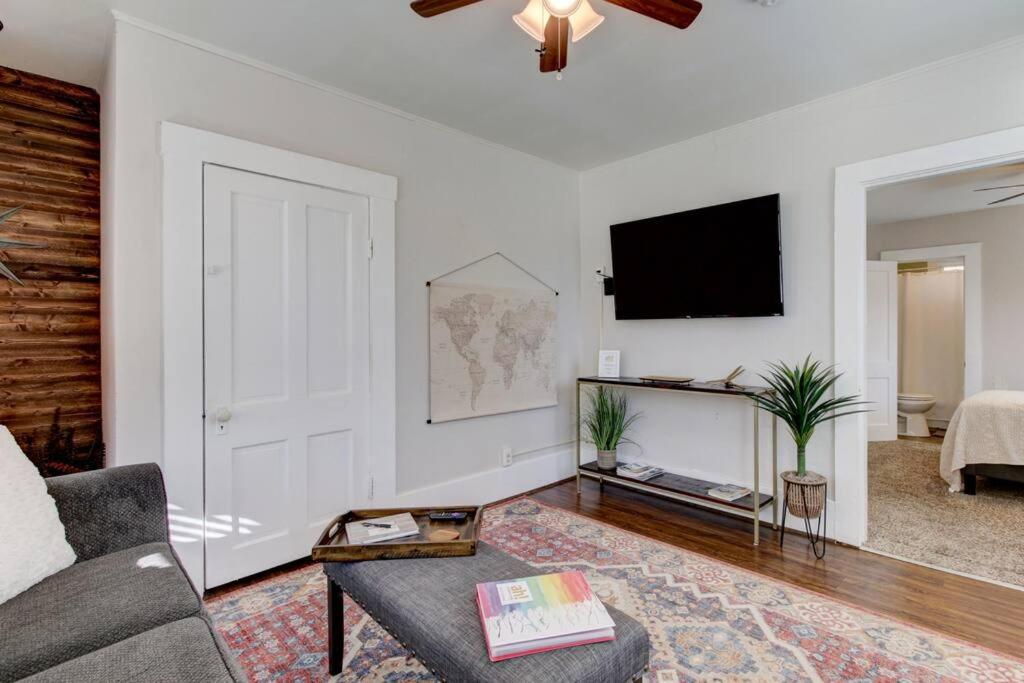 Cedar Blossom Bungalow is a cozy getaway with a 5 minute walk to downtown! view 5