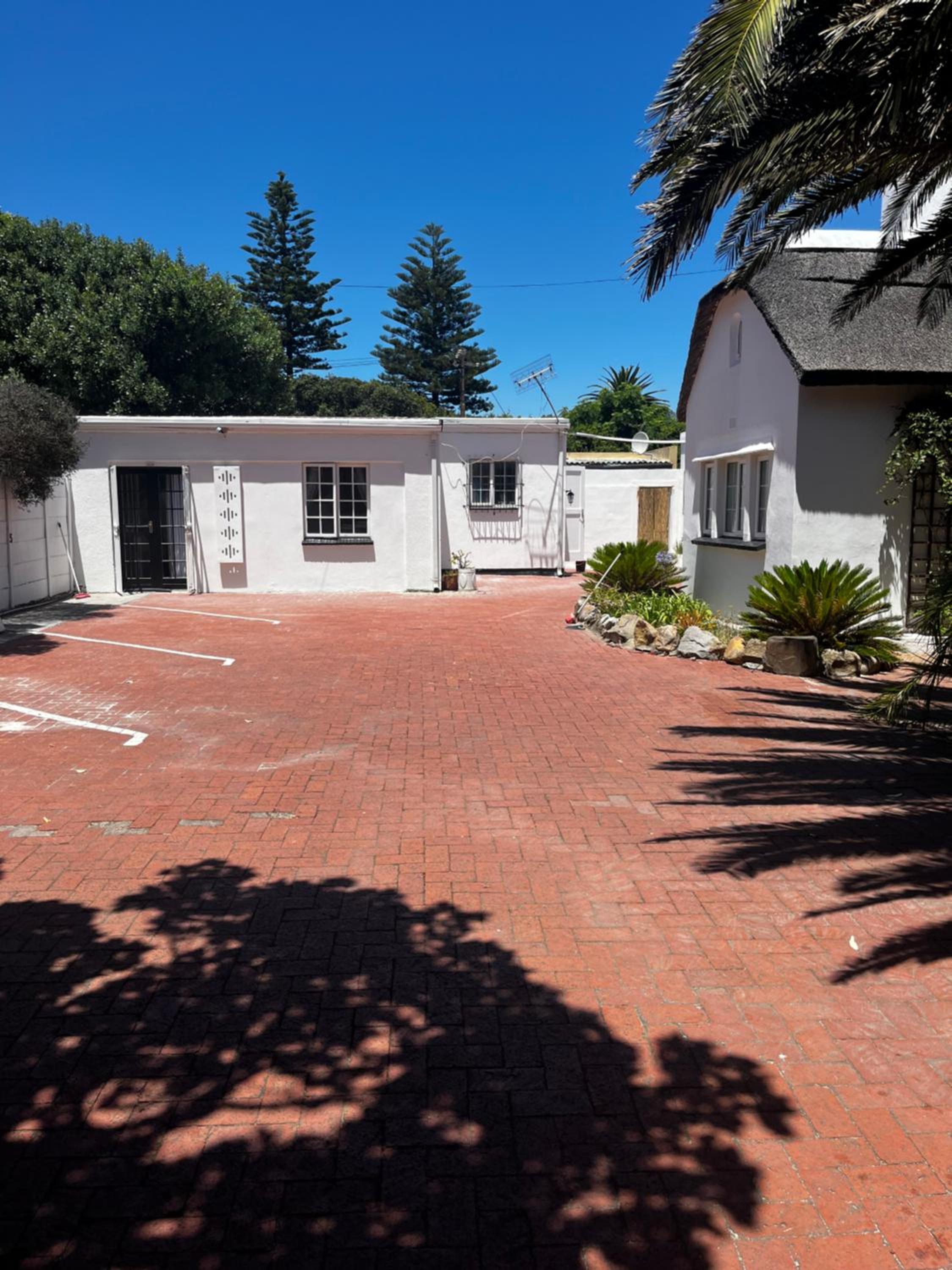Lagoon Lodge