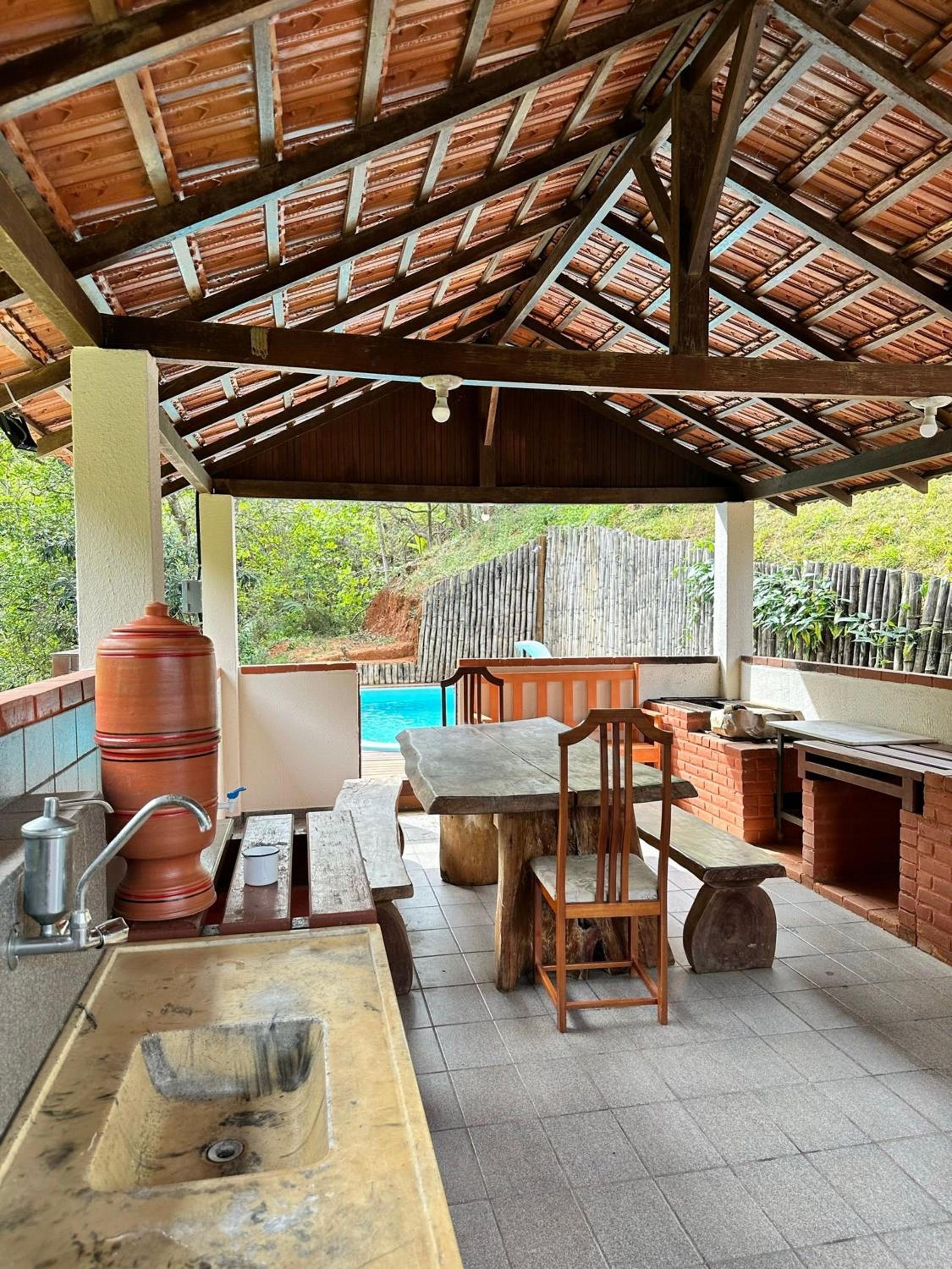 Sítio incrível 4Q c/ piscina e área de churrasco