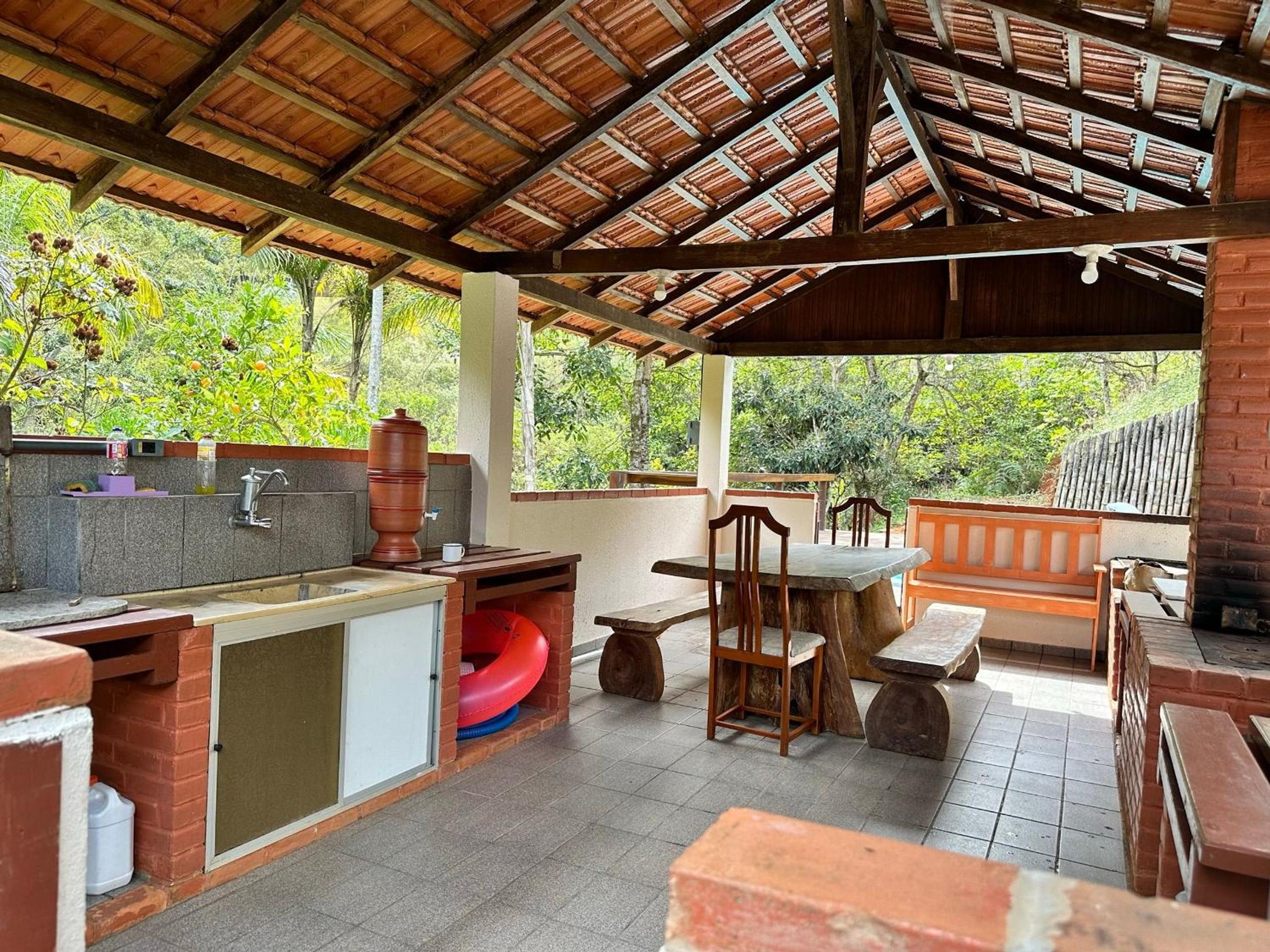 Sítio incrível 4Q c/ piscina e área de churrasco
