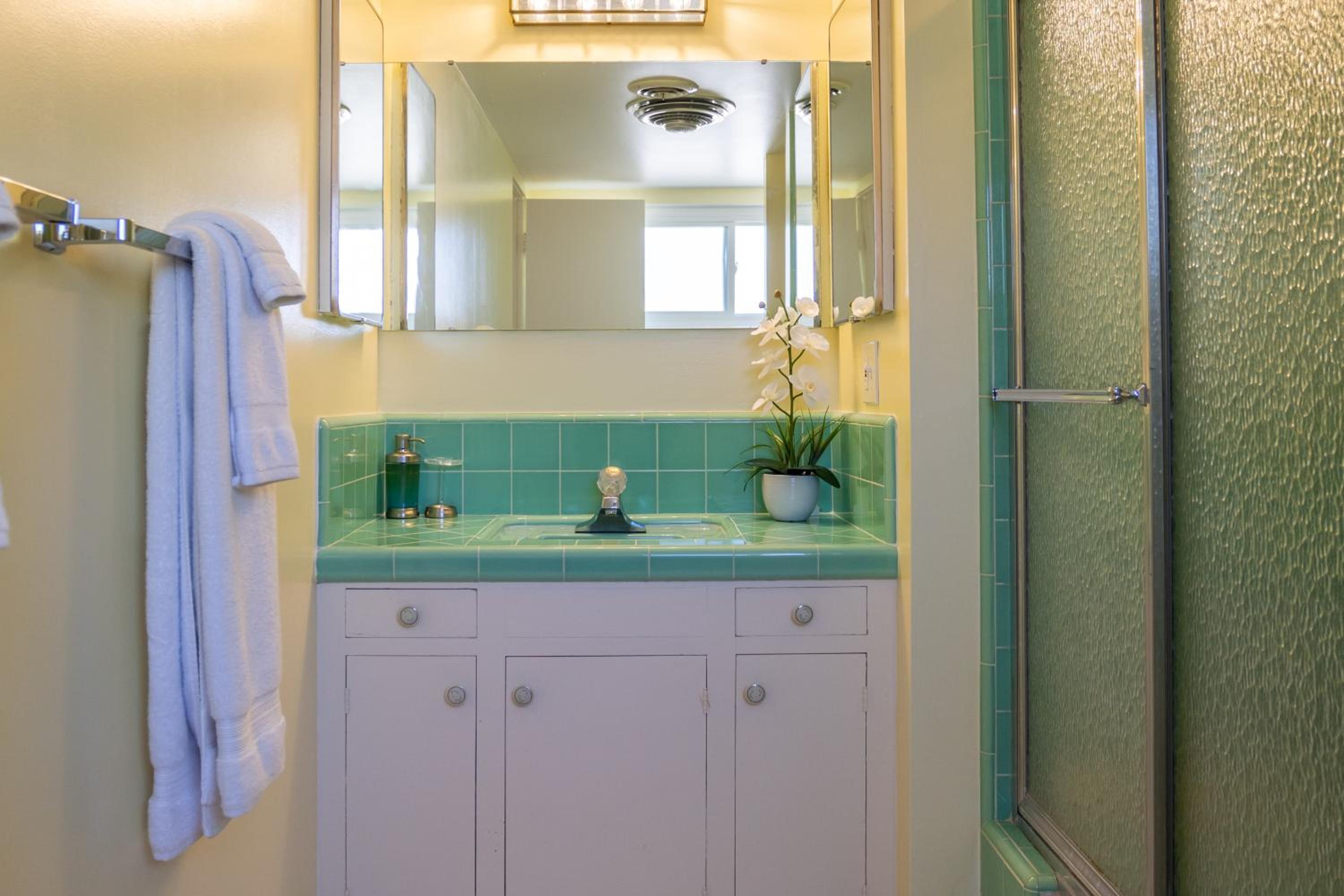 Poolside Splendor! Spacious De Anza Golf Club Home