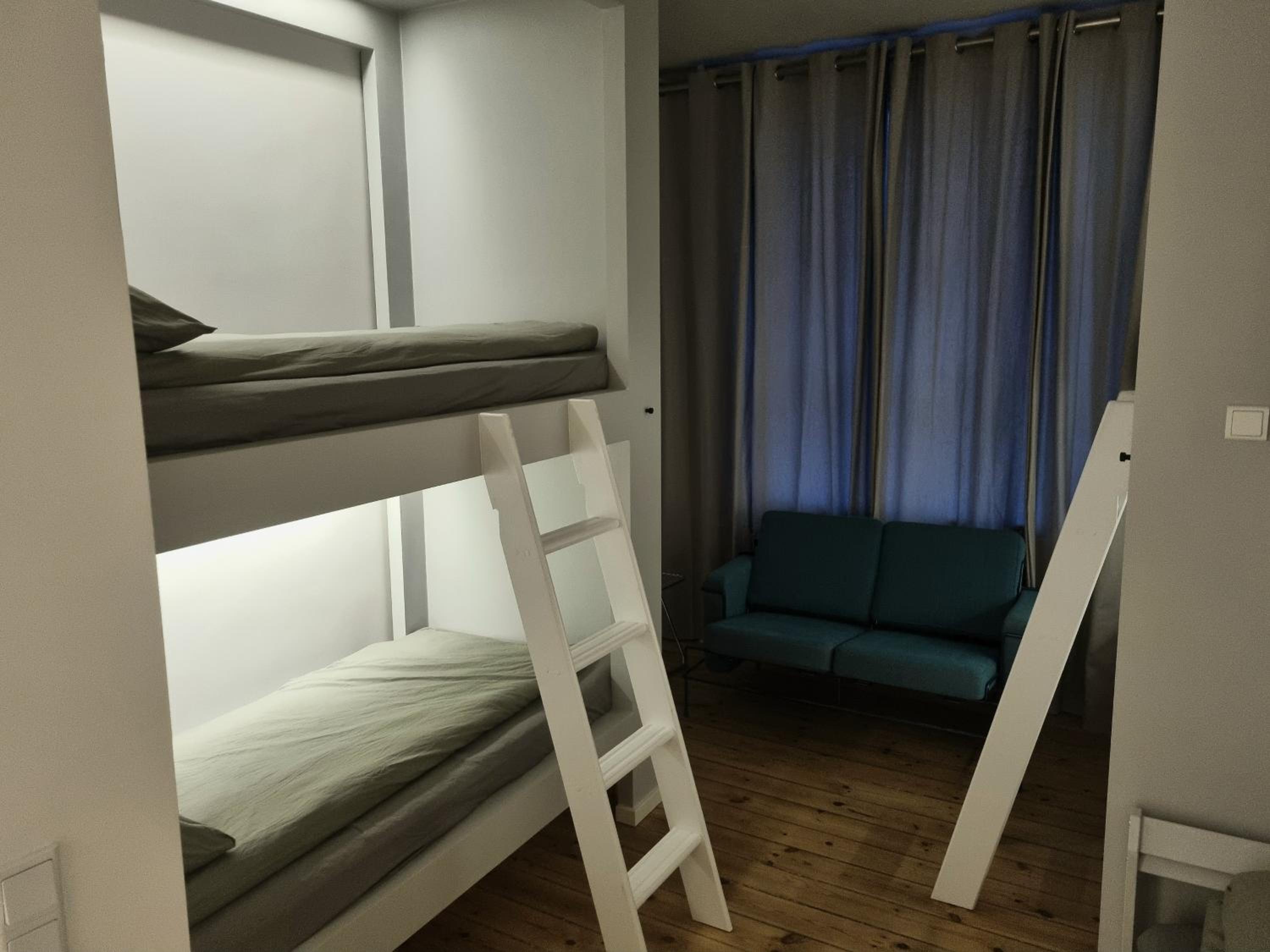 Hotellos