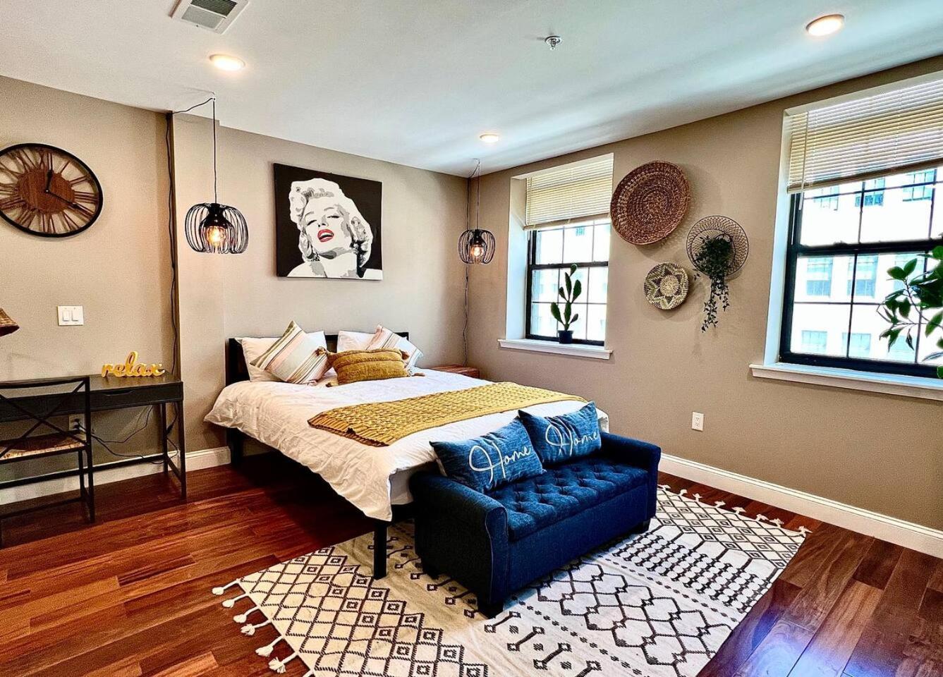 408 Modern styles apartment in center city of Philly view 3