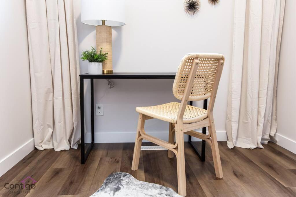 Boho Luxe Home, Sleeps 12, AirCon, King Bed, WiFi