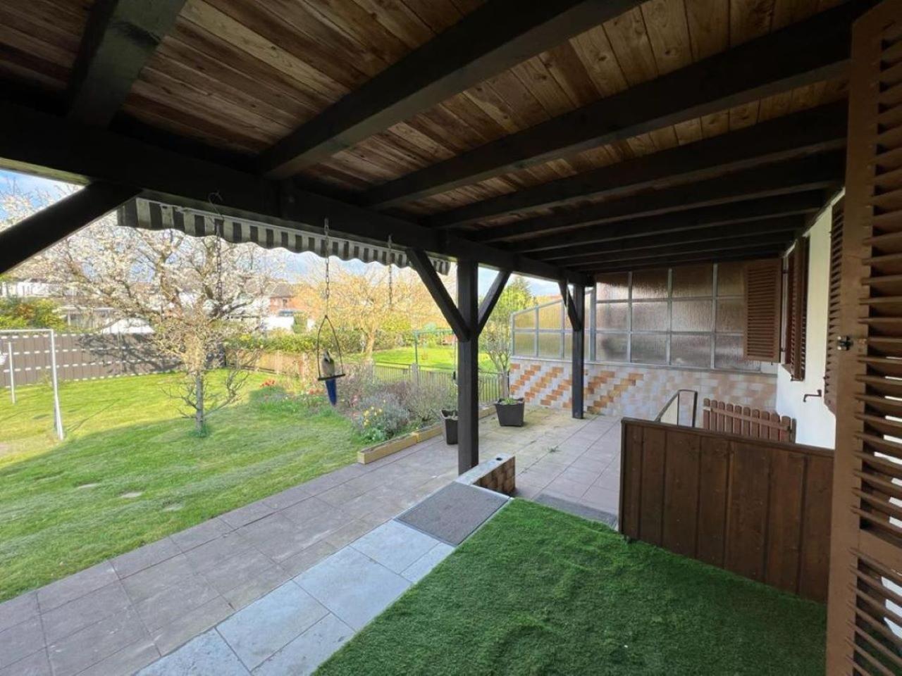 Cozy villa with garden, balcony and parking area in Düsseldorf