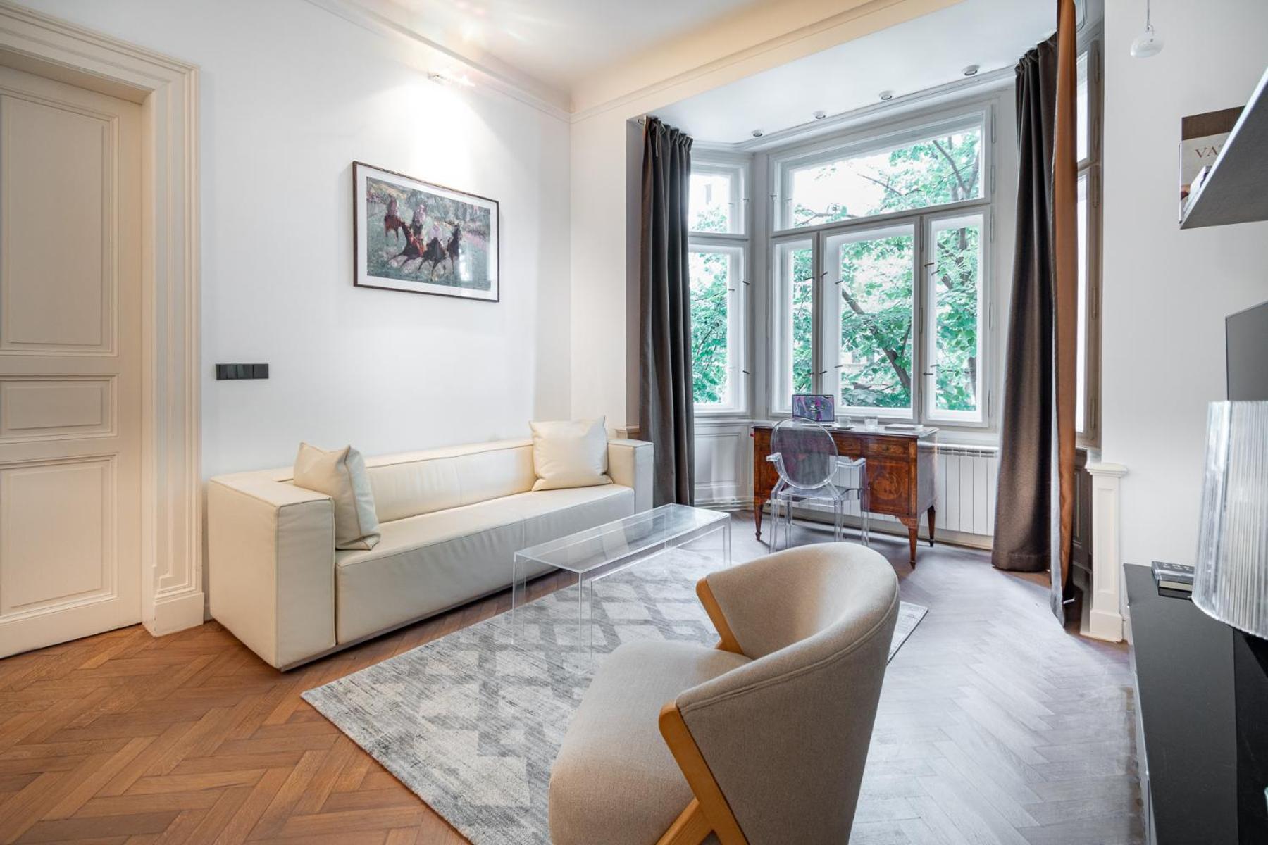 Elegant Paris Ave apartment with a Terrace